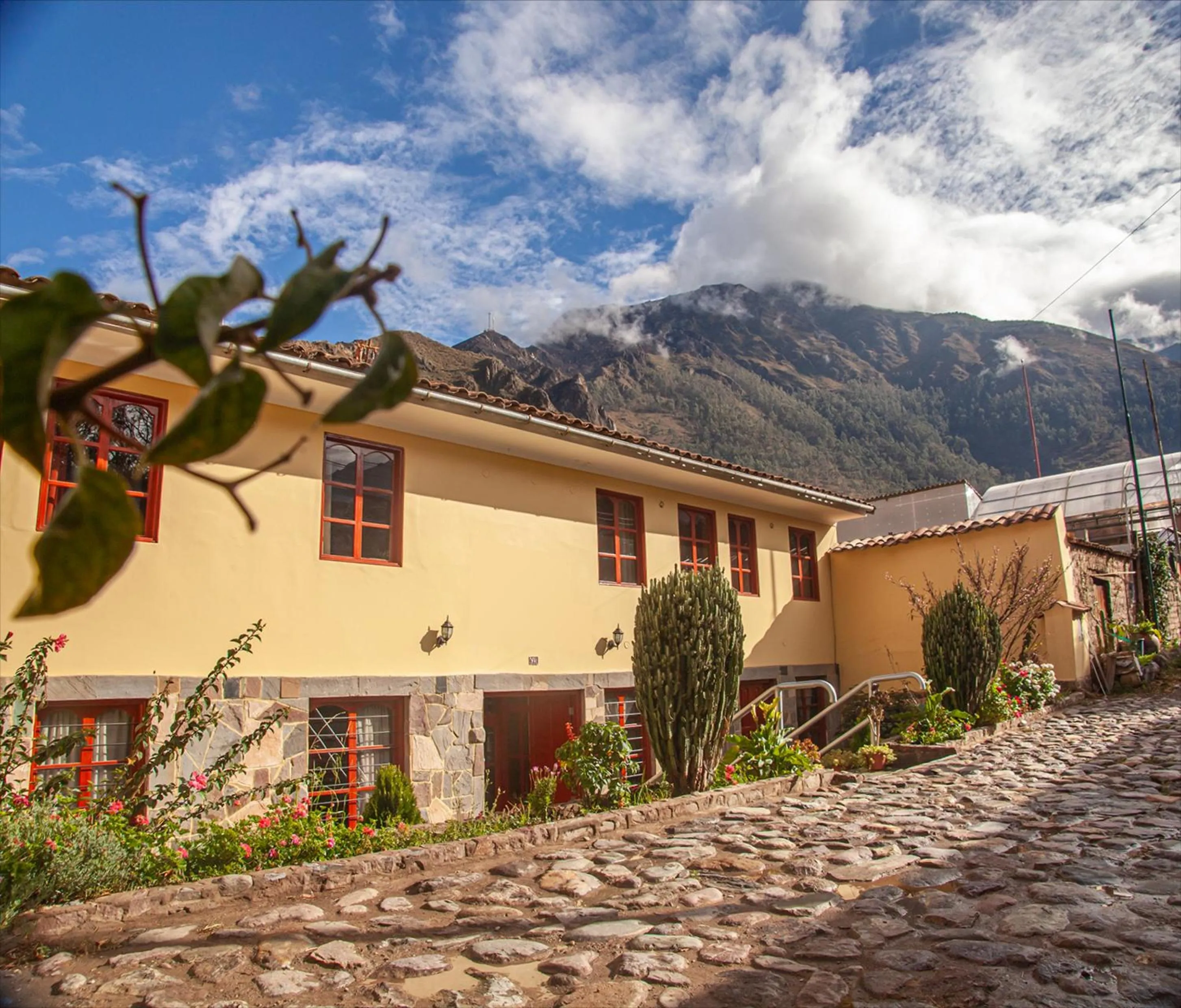 Facade/entrance in Hotel Valle Mistico