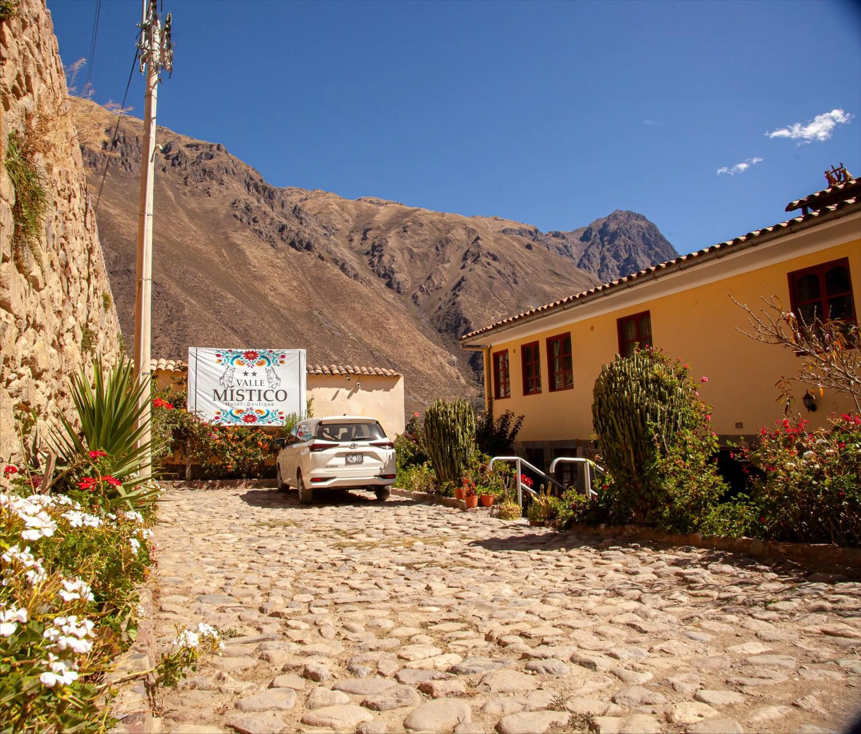 Parking in Hotel Valle Mistico