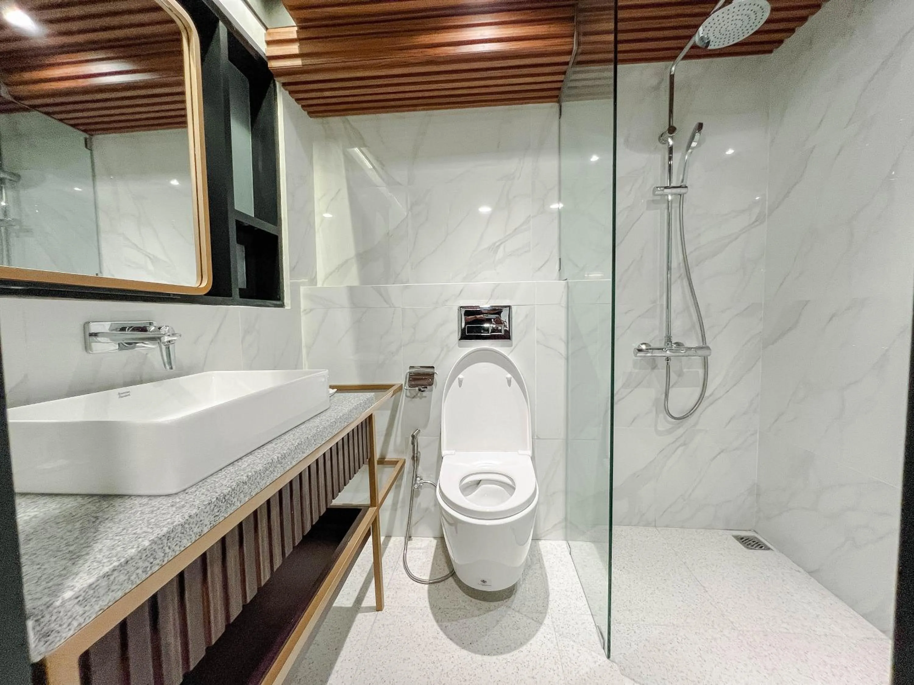 Shower in Fouralivin