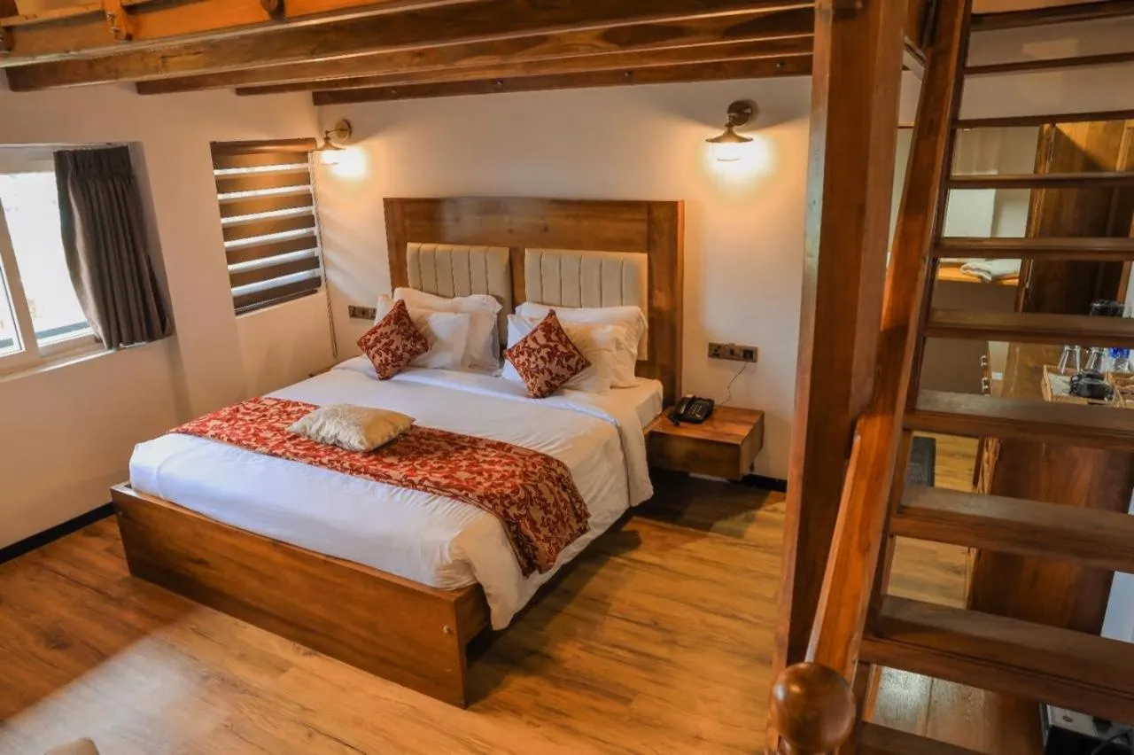 Bed in Queens Lake Cabin