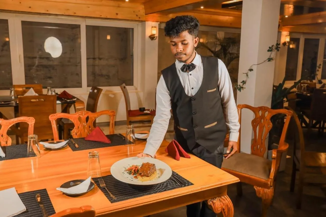 Restaurant/places to eat in Queens Lake Cabin