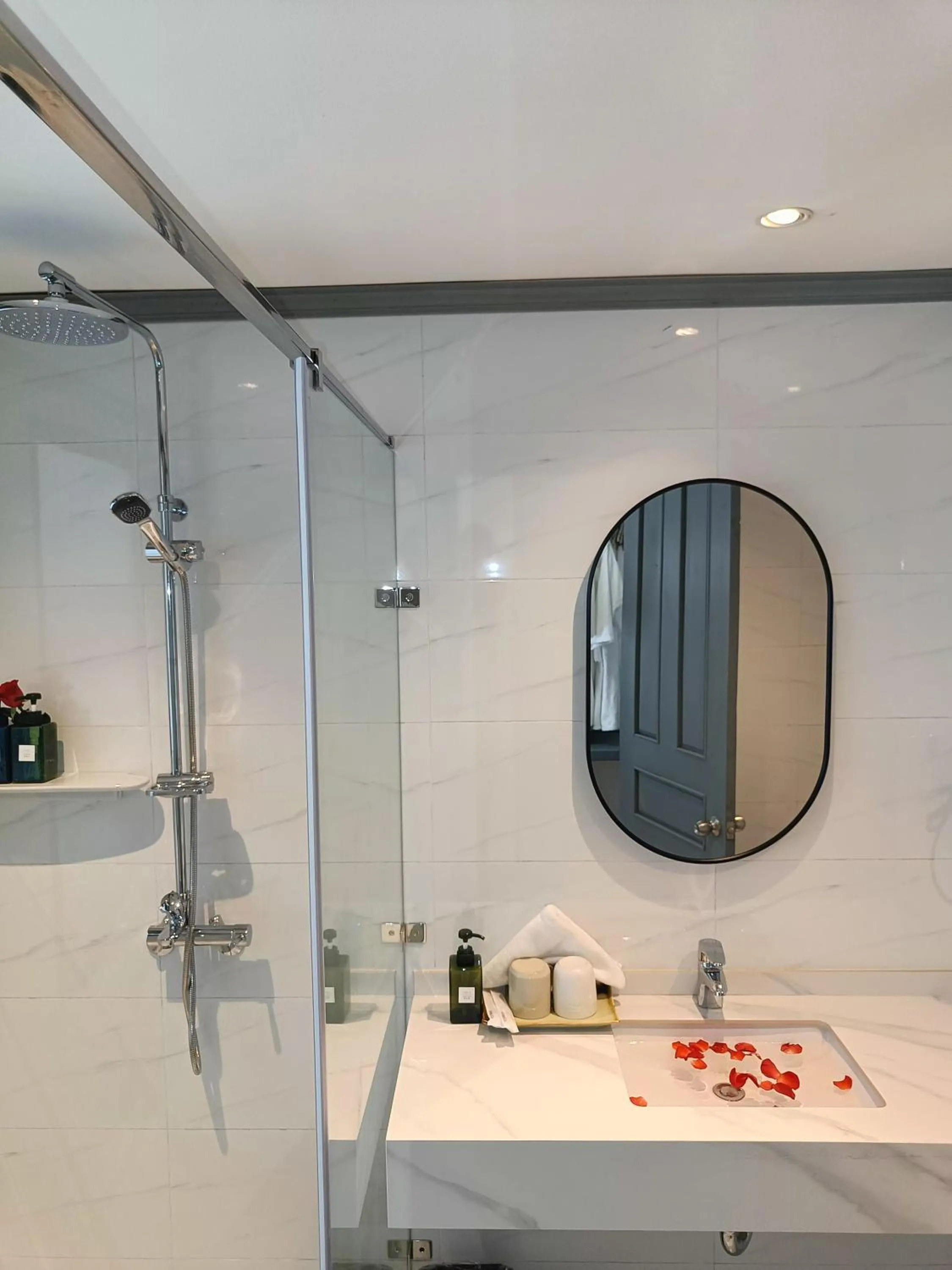 Bathroom in LuangPrabang Pearl Hotel