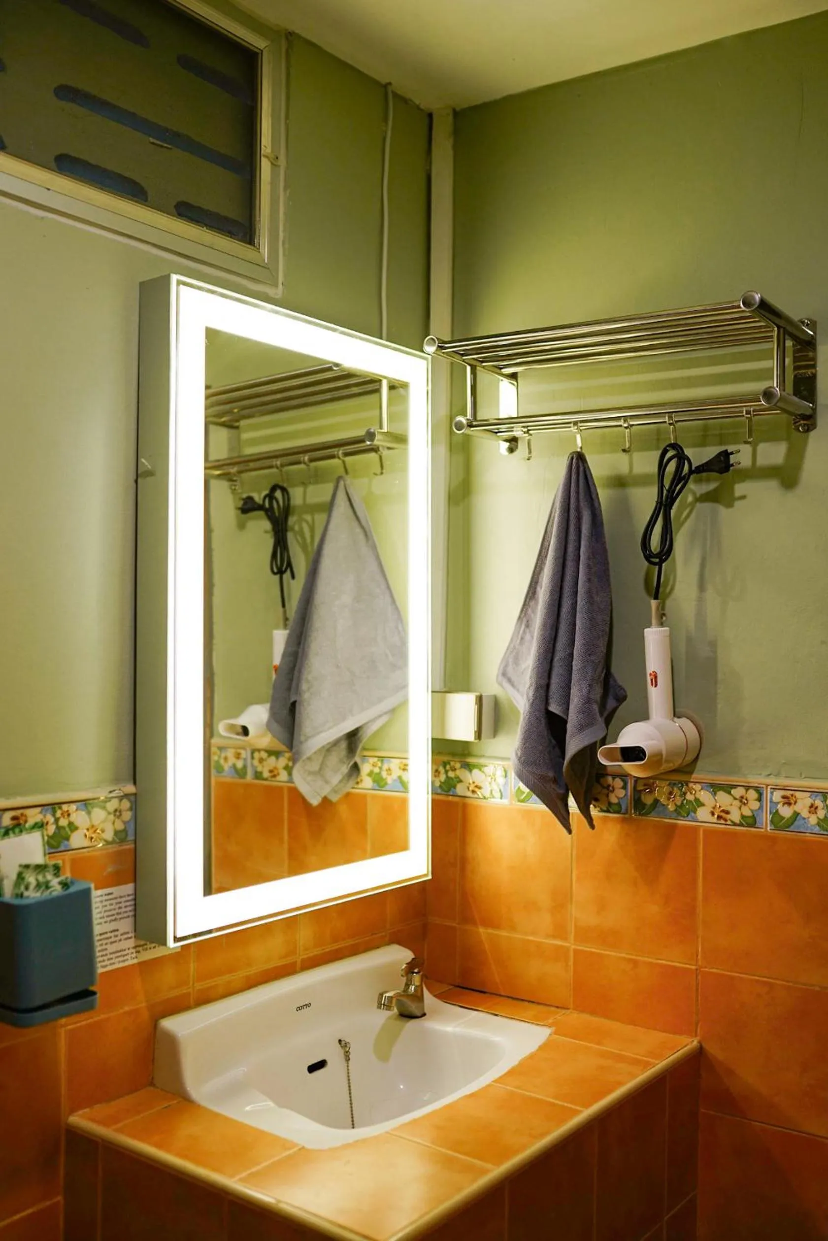 Bathroom in Maiiam Bungalows Kata Beach