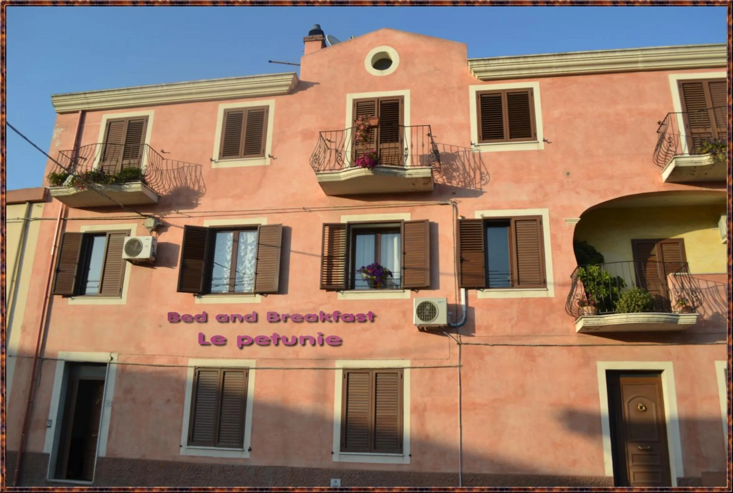 Property building in Bed and Breakfast Le petunie