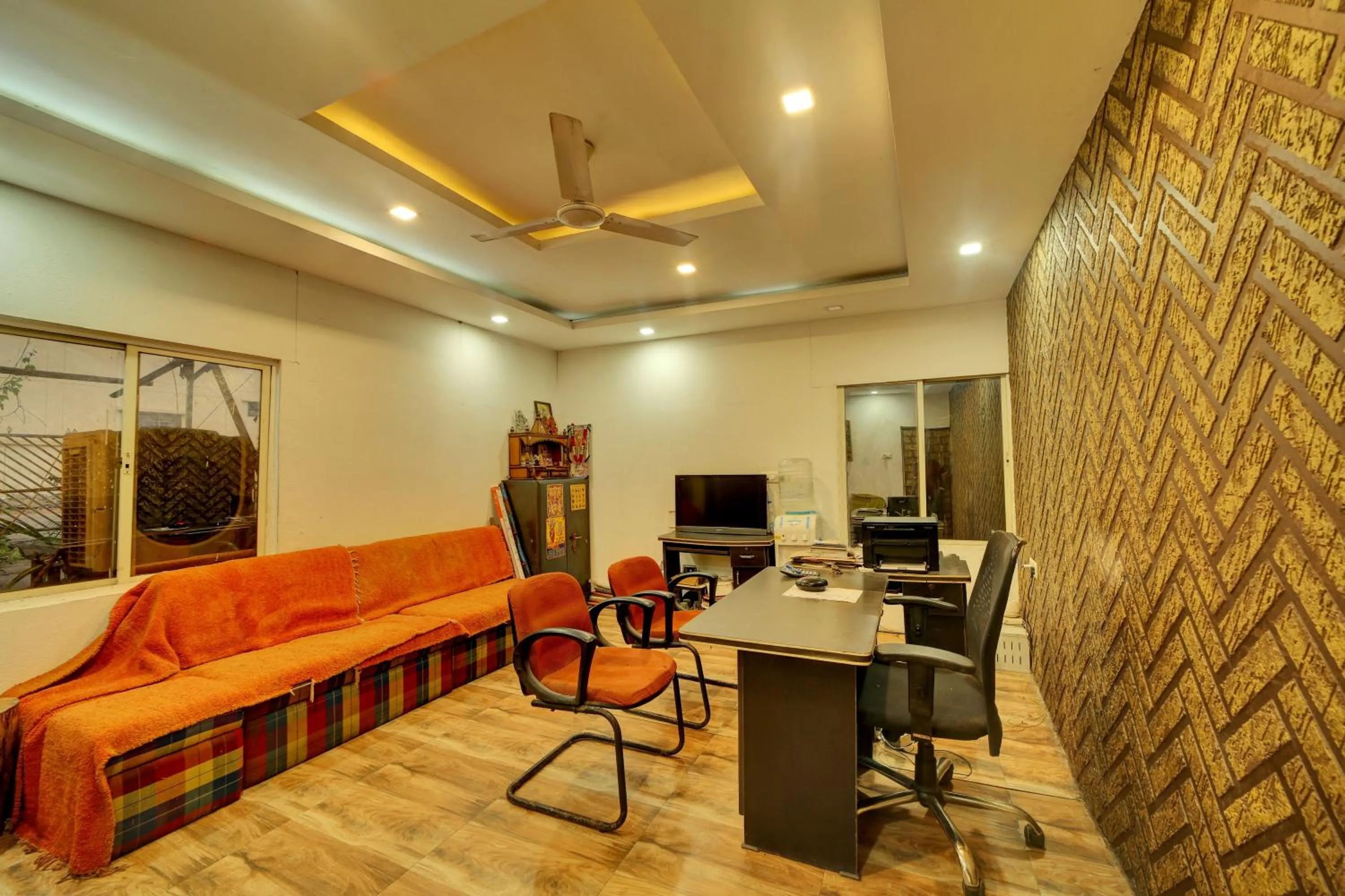 Lobby or reception in Super Hotel O Vachan Garden And Resort