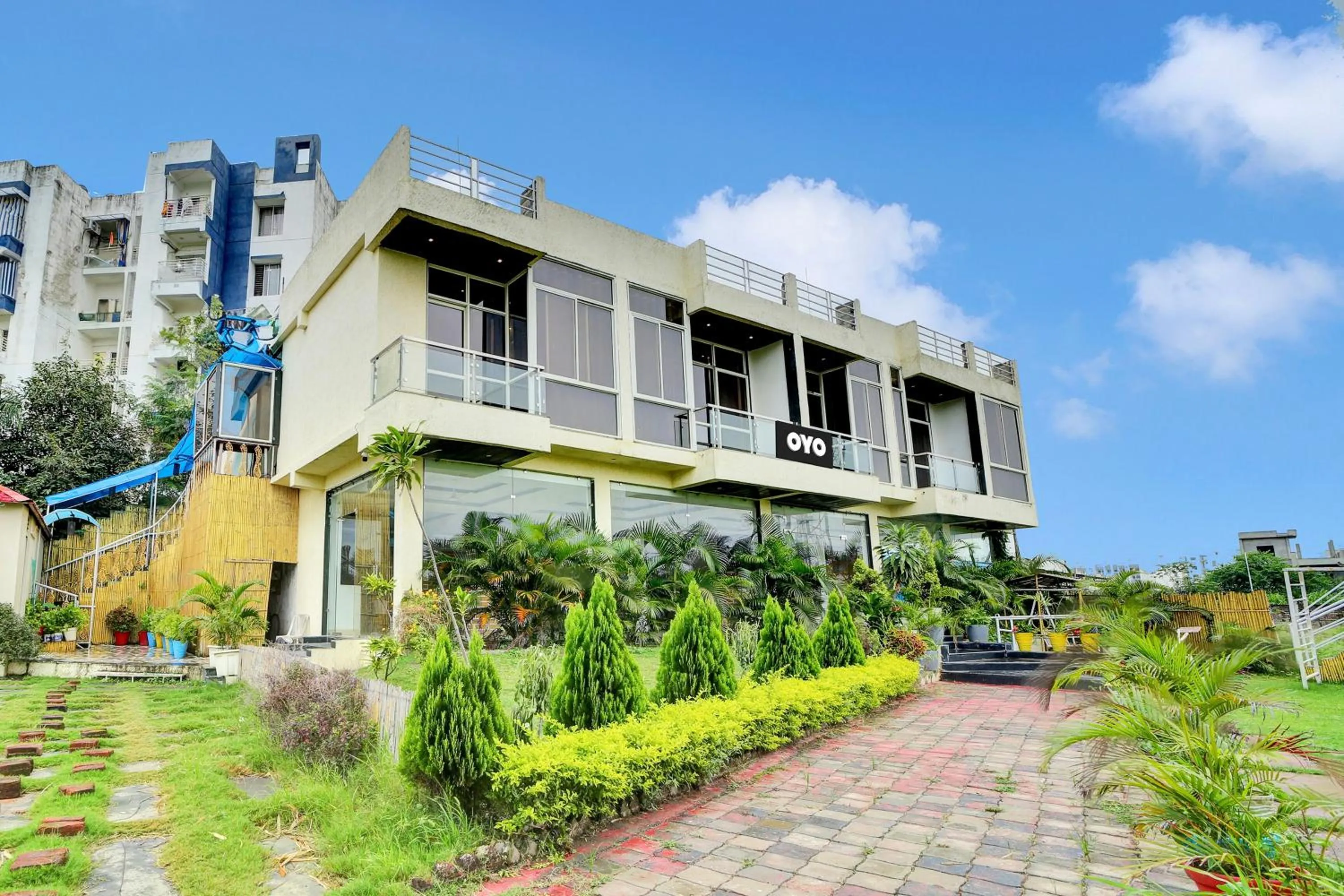 Facade/entrance in Super Hotel O Vachan Garden And Resort