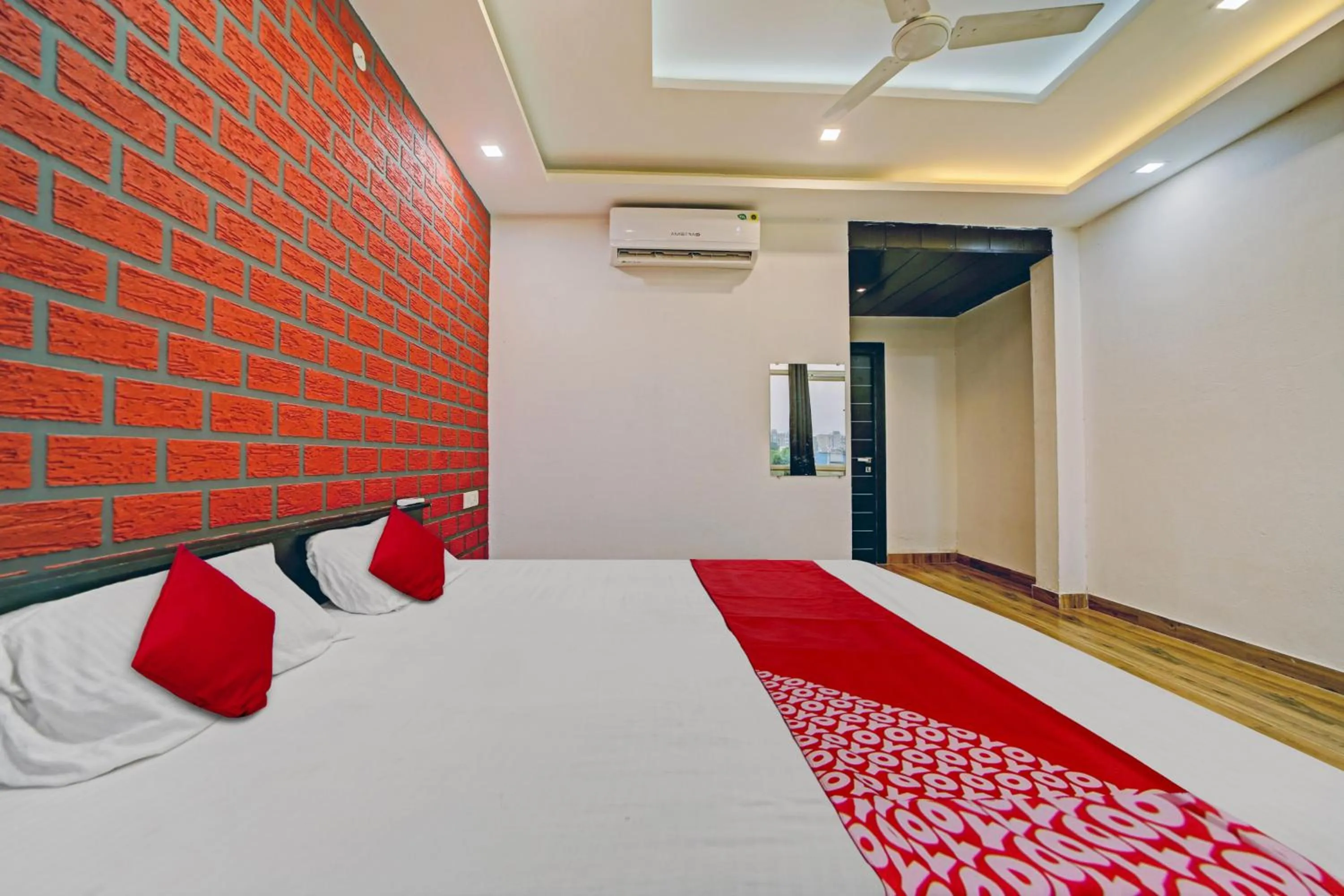 Bedroom, Bed in Super Hotel O Vachan Garden And Resort