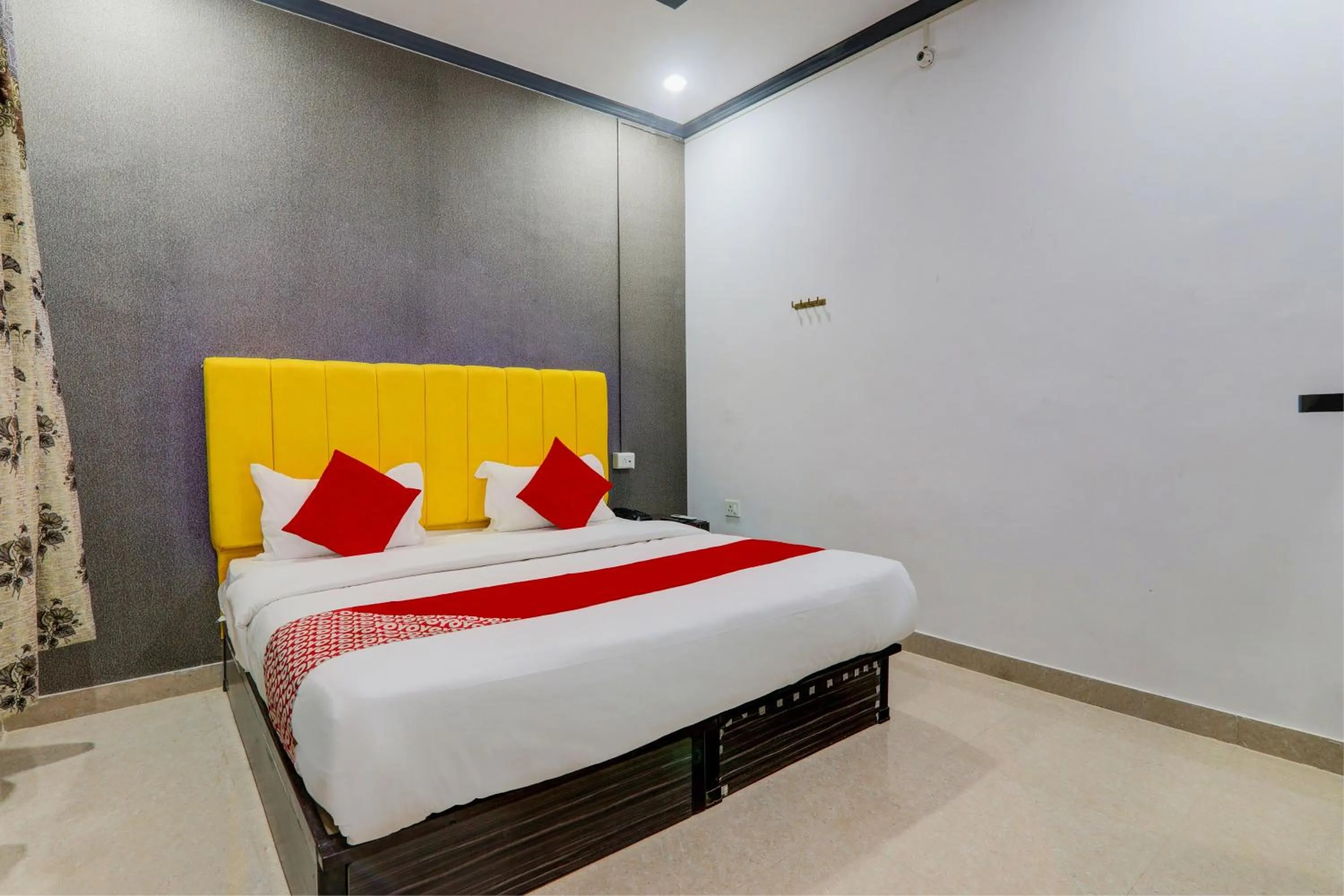 Lobby or reception, Bed in Hotel O Ideal Inn