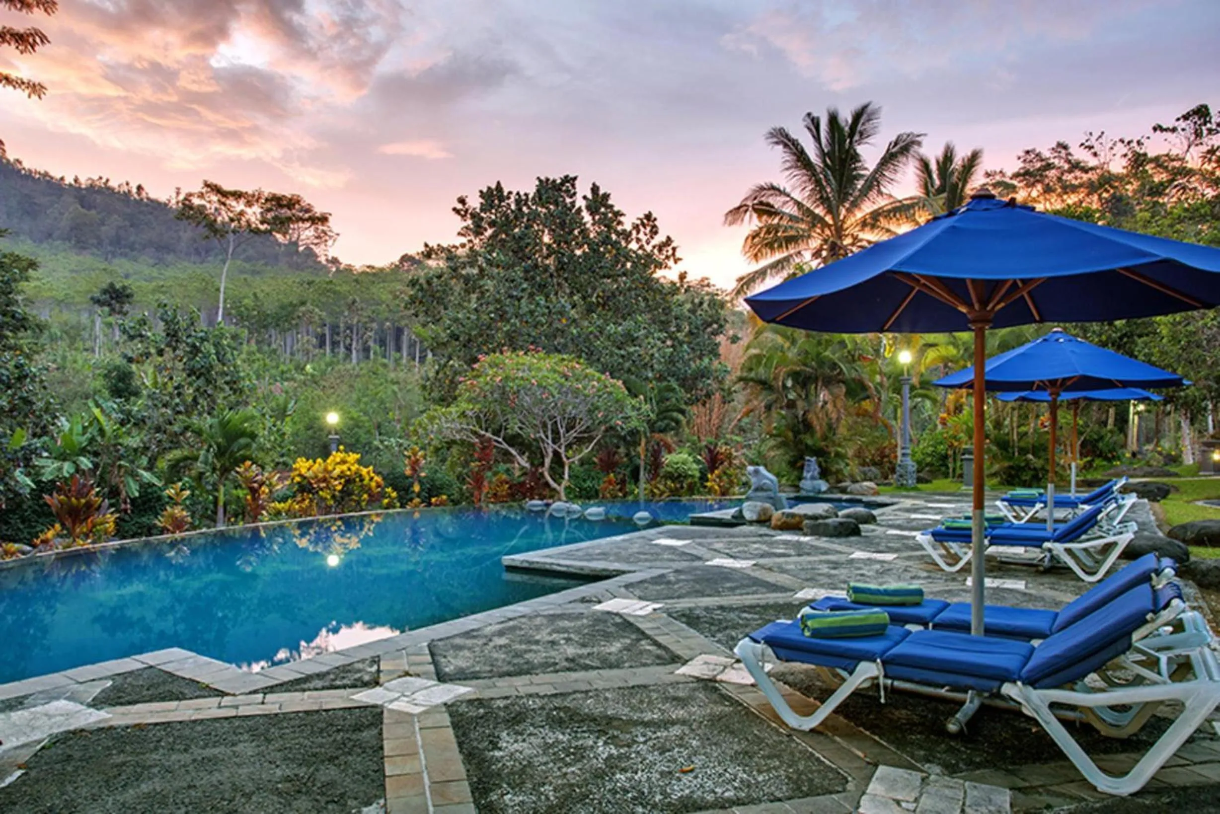 Swimming pool in Margo Utomo Hill View Resort