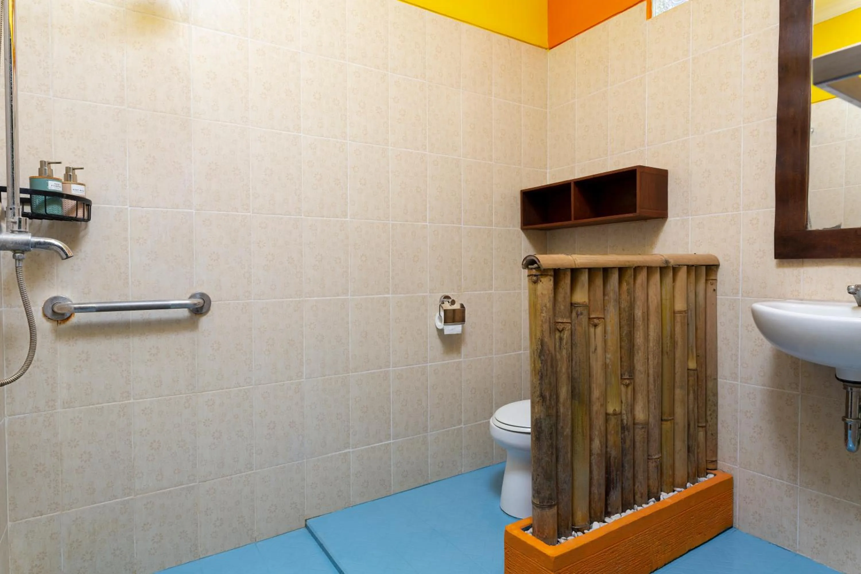 Toilet in Urban Haven Sanur