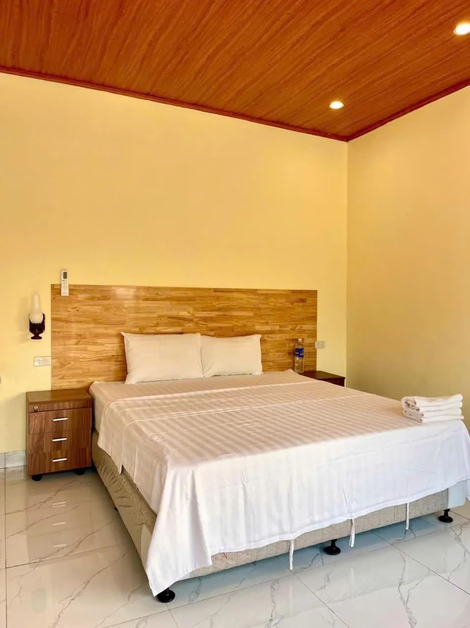 Photo of the whole room, Bed in Tam Coc Cat Luong Homestay