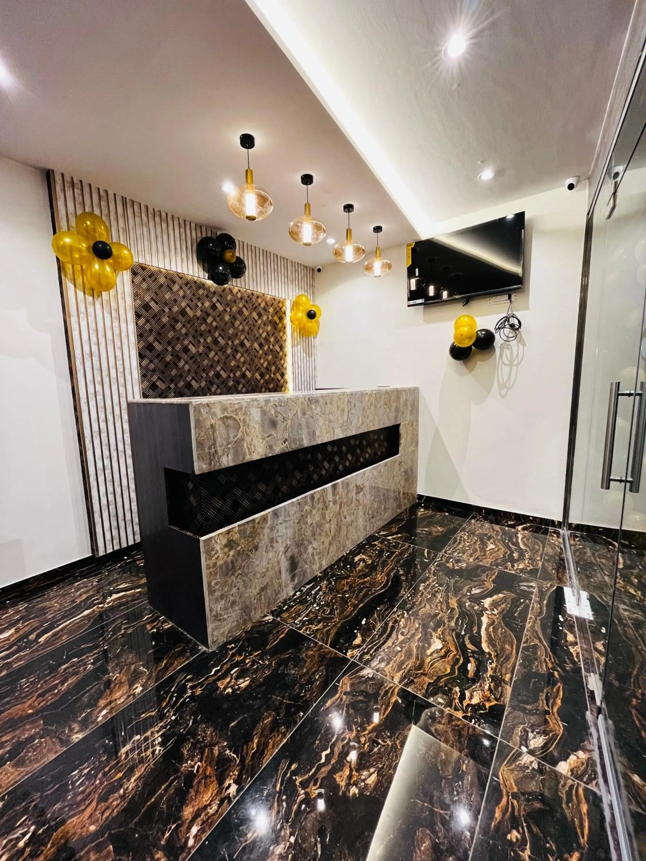 Lobby or reception in Hotel Classio Andheri - Near DN Nagar Metro Station