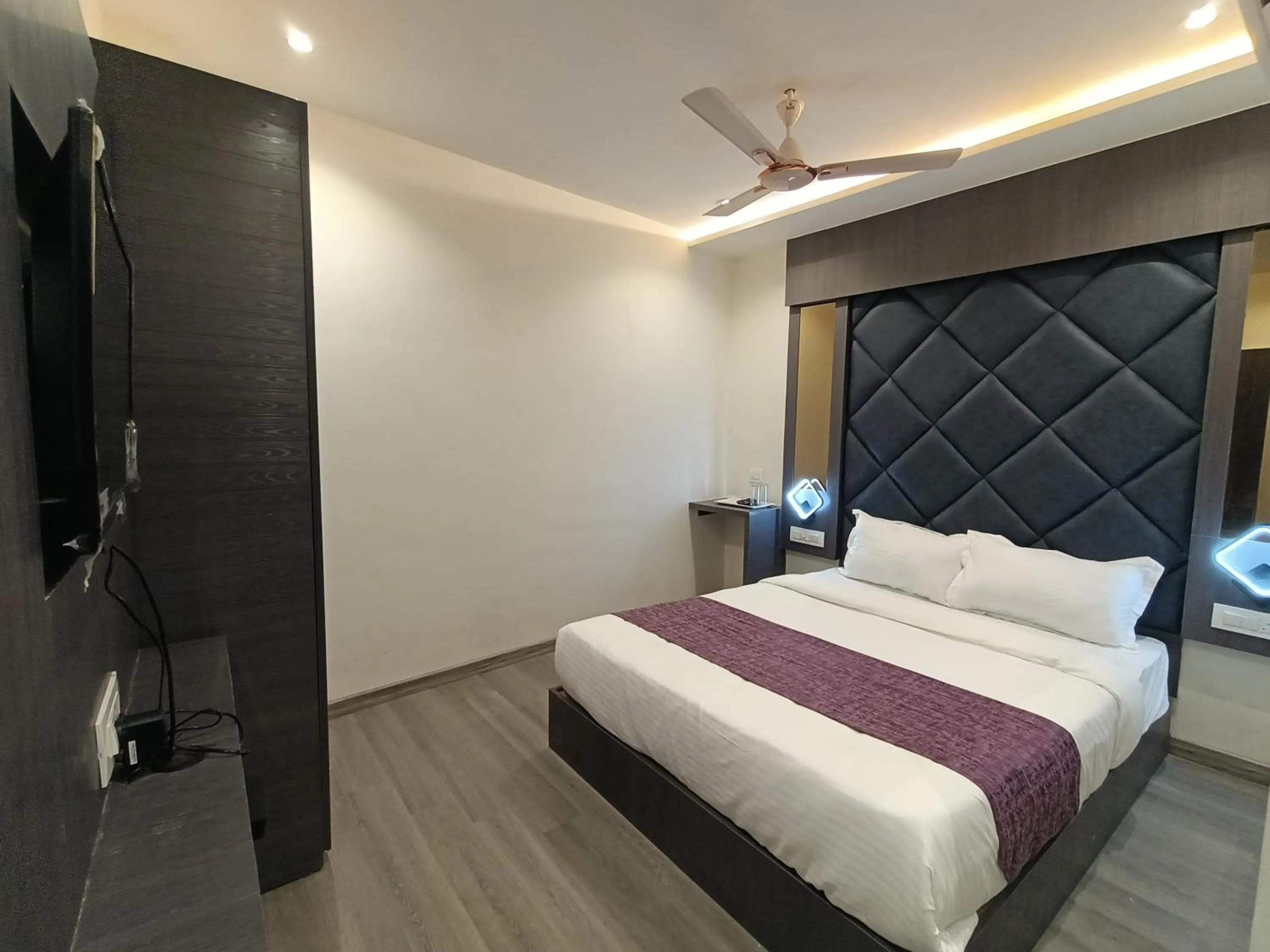Bed in Hotel Classio Andheri - Near DN Nagar Metro Station