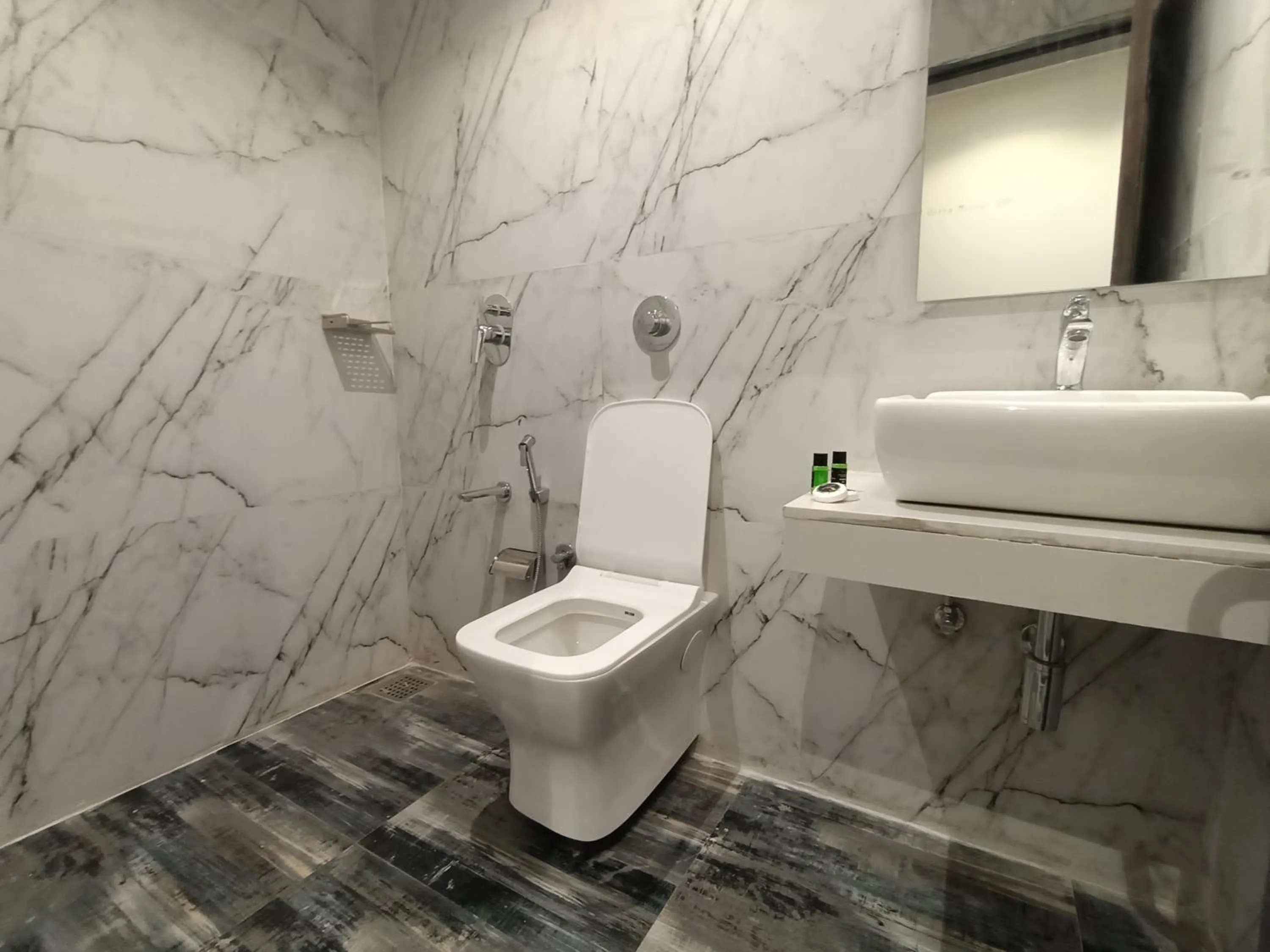 Shower in Hotel Classio Andheri - Near DN Nagar Metro Station