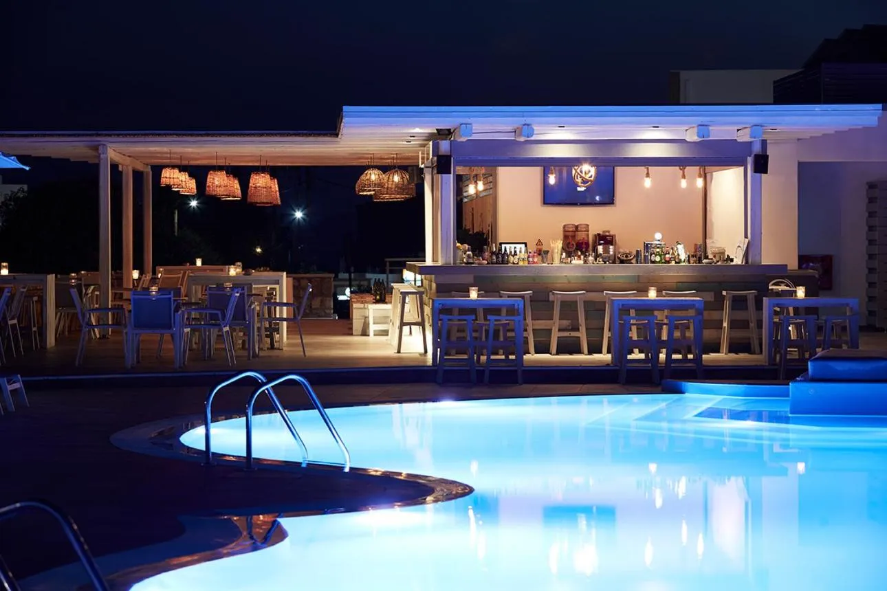 Drinks in Pefki Islands