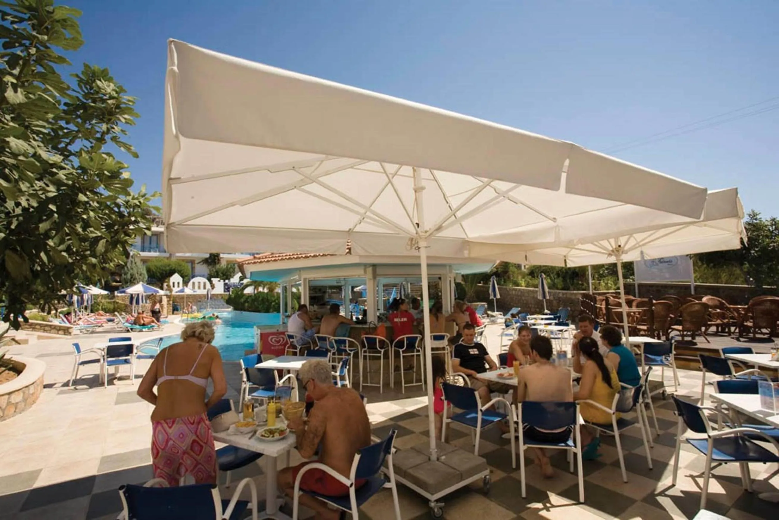 Restaurant/places to eat in Pefki Islands