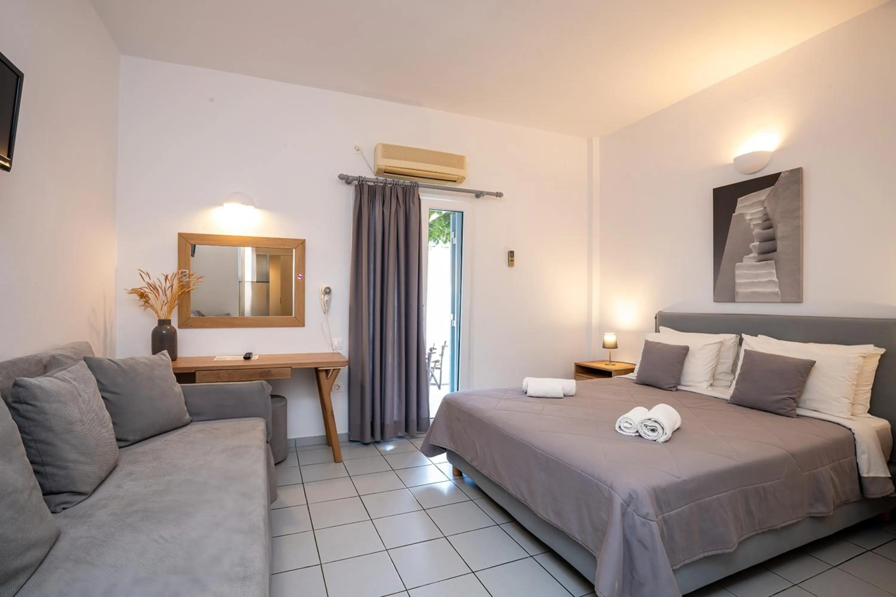 Photo of the whole room in Mosha Pension