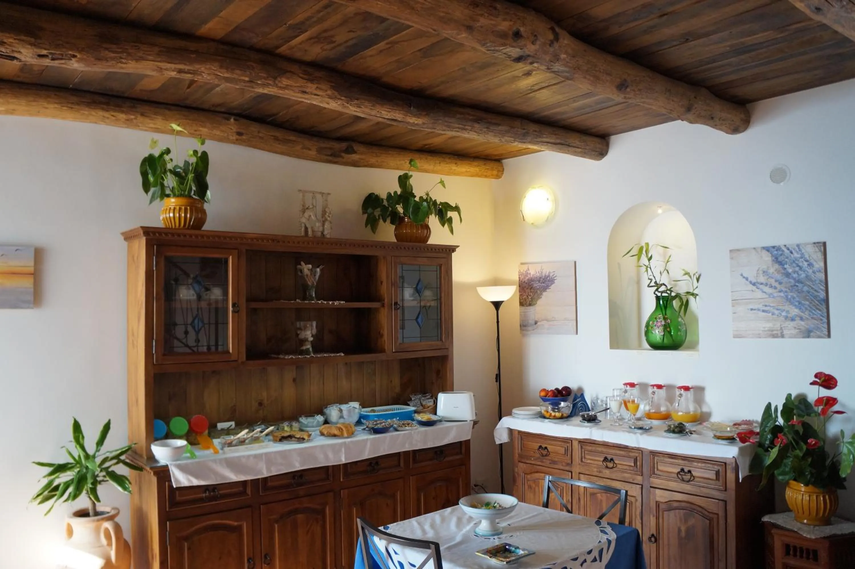Continental breakfast in L'Arabesco B&B