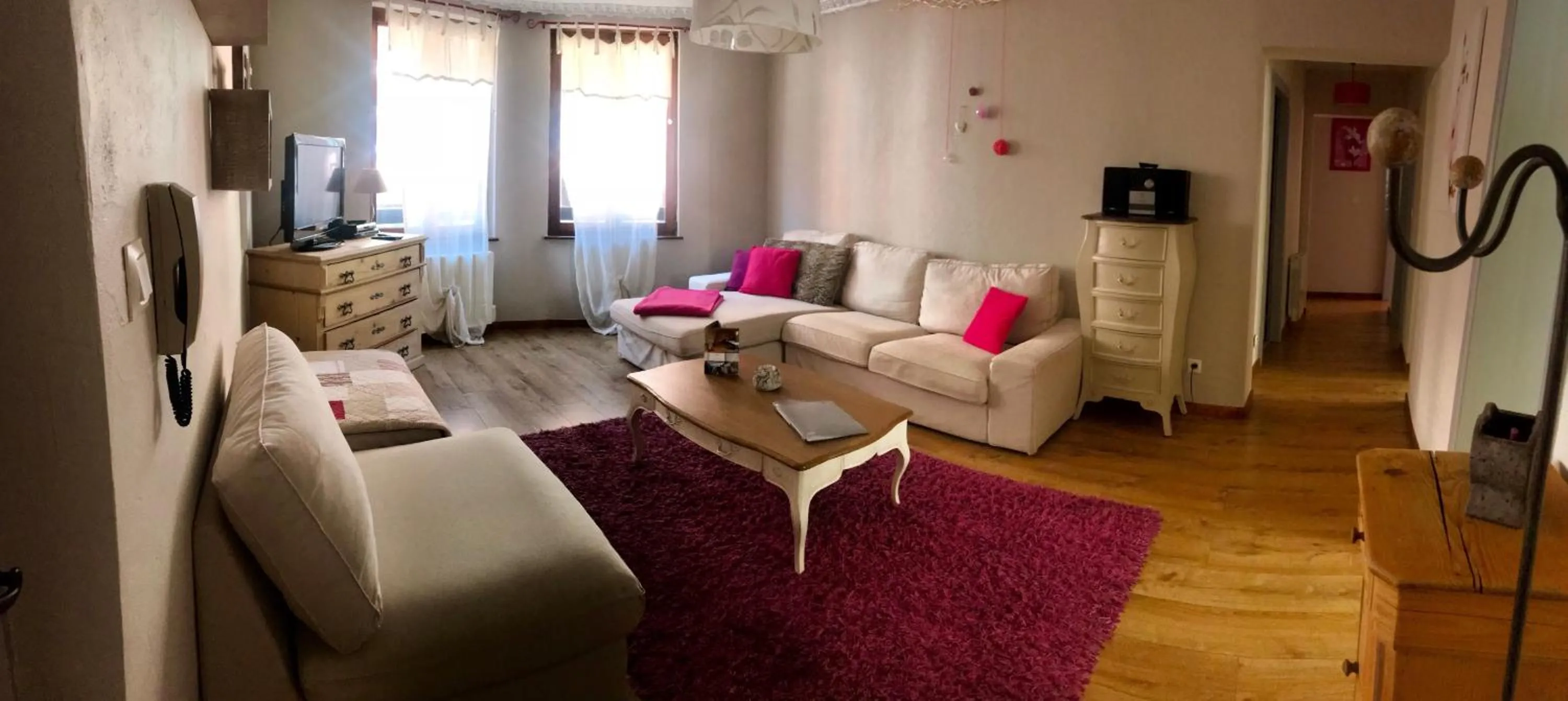 Living room, Bed in Les Authentics - La Maison d'Amélie