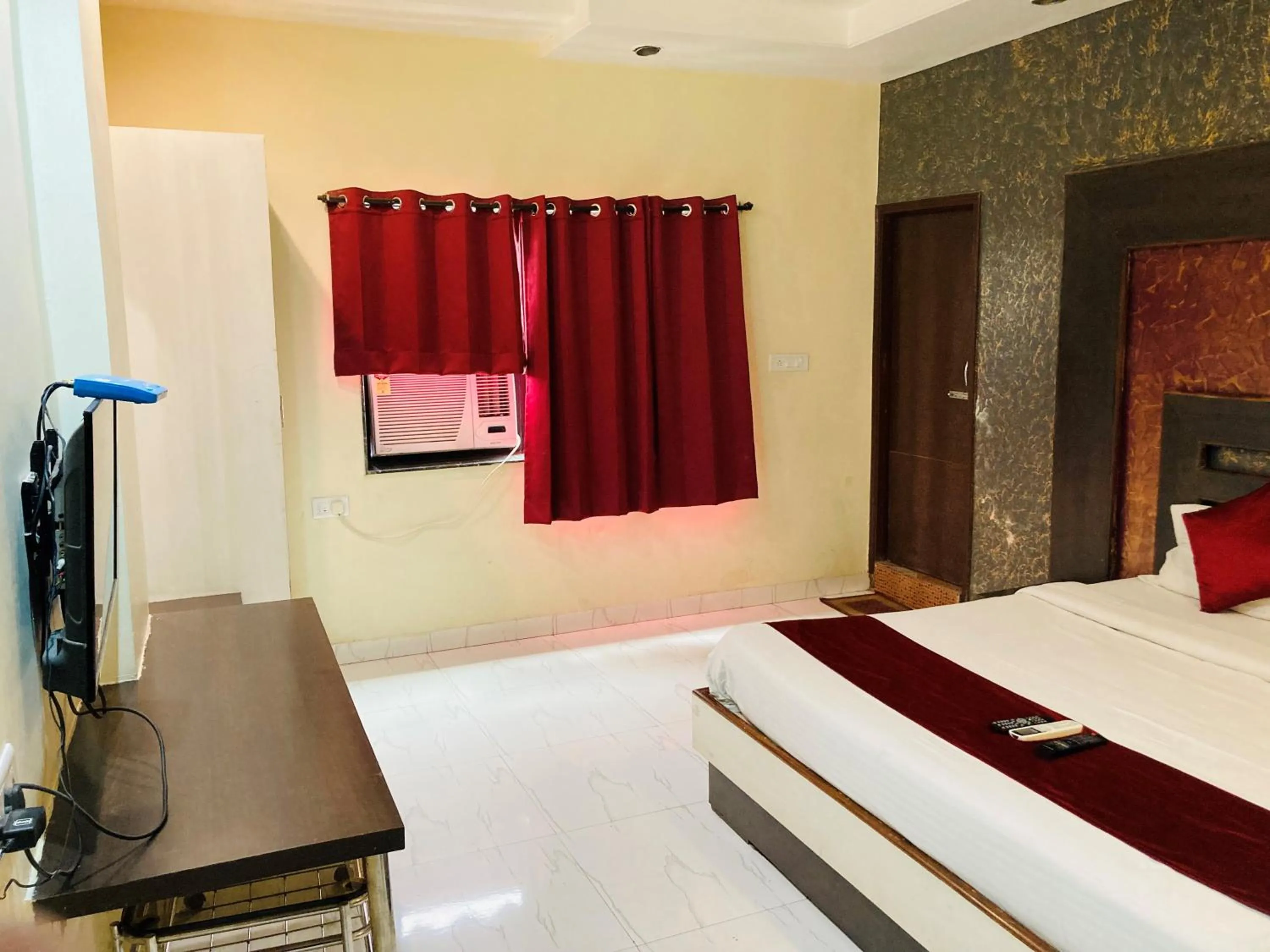 Bedroom, Bed in Hotel Jagdish