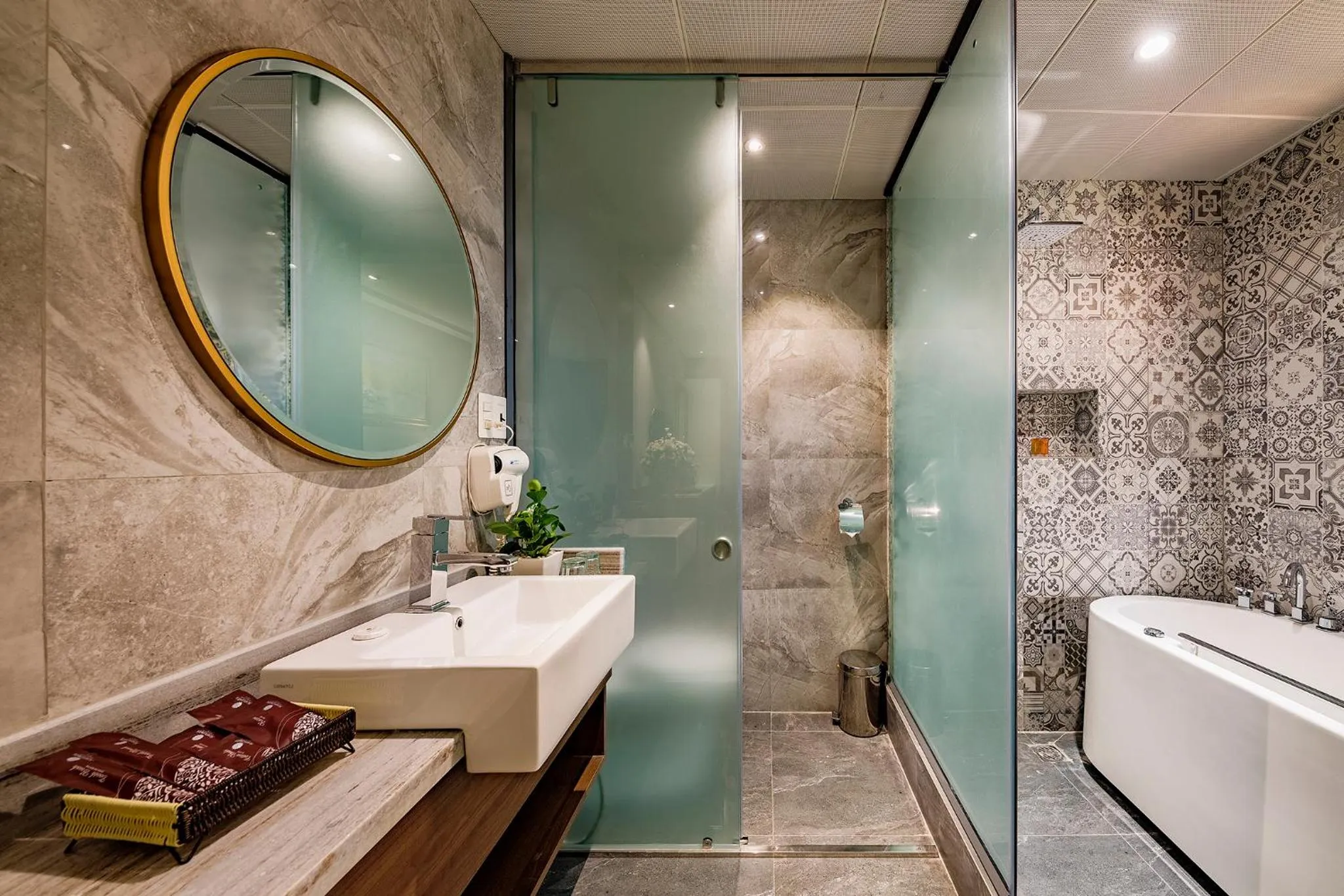 Sunflower Luxury Hotel