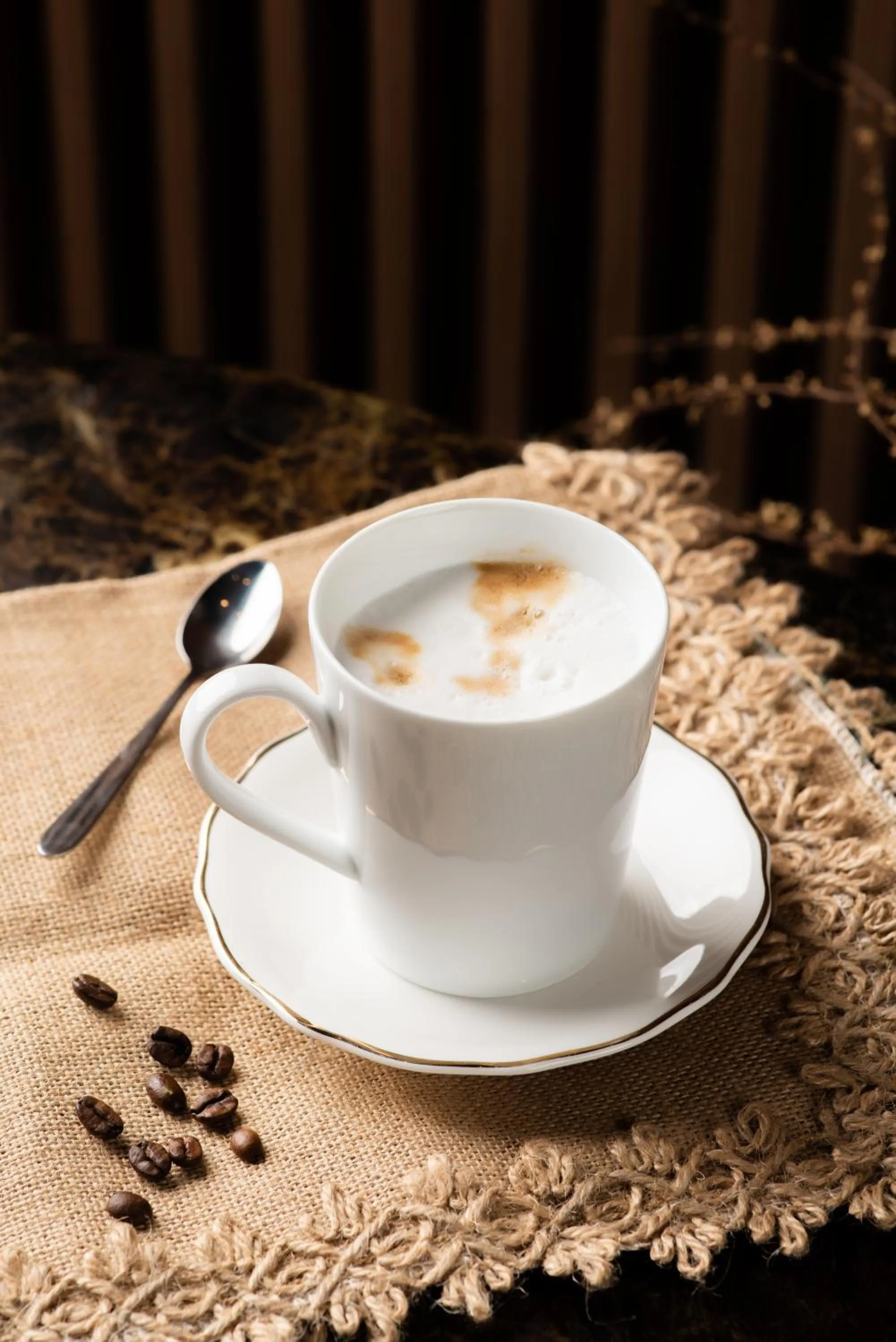 Restaurant/places to eat in Sunflower Luxury Hotel