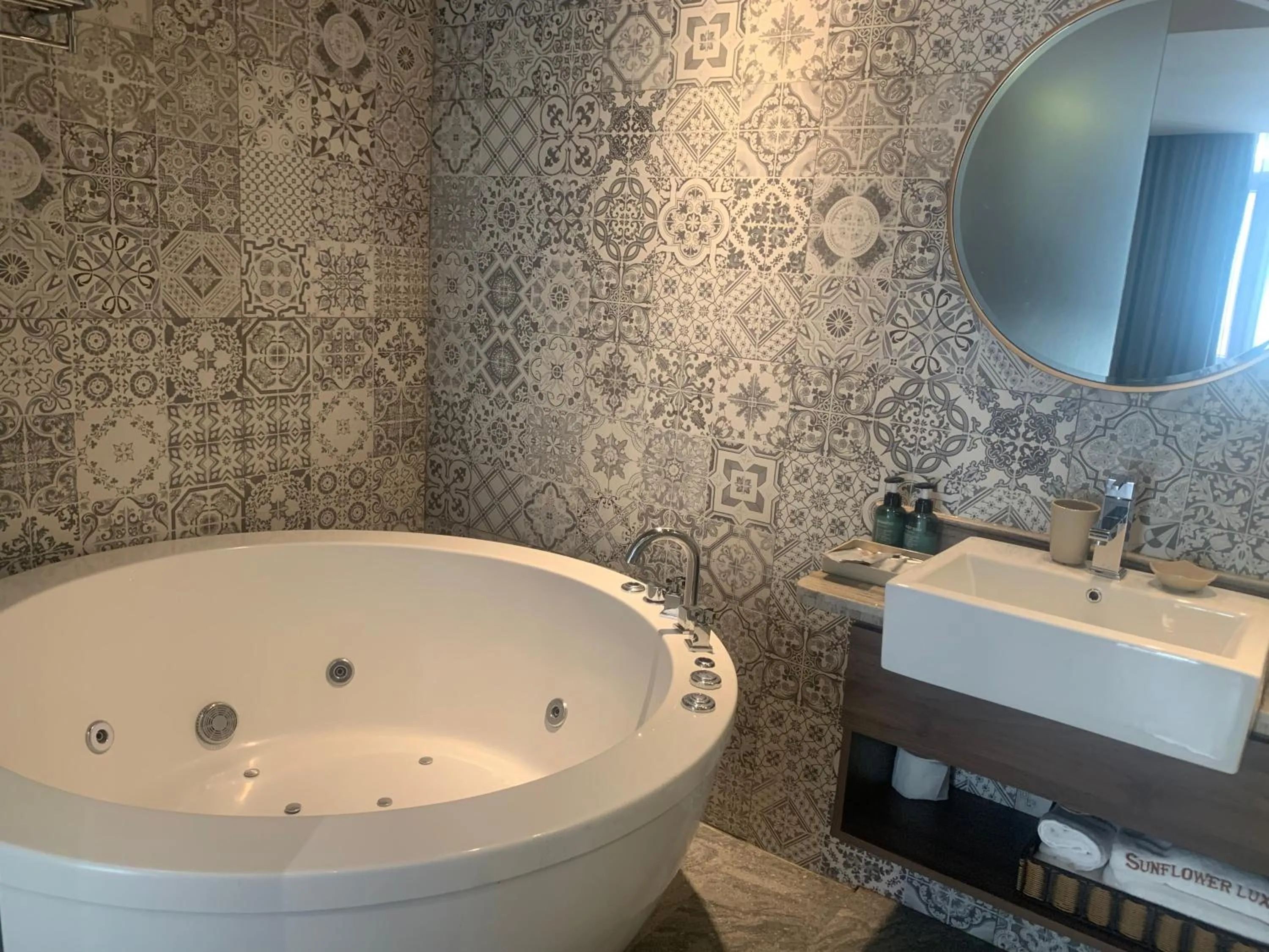 Sunflower Luxury Hotel