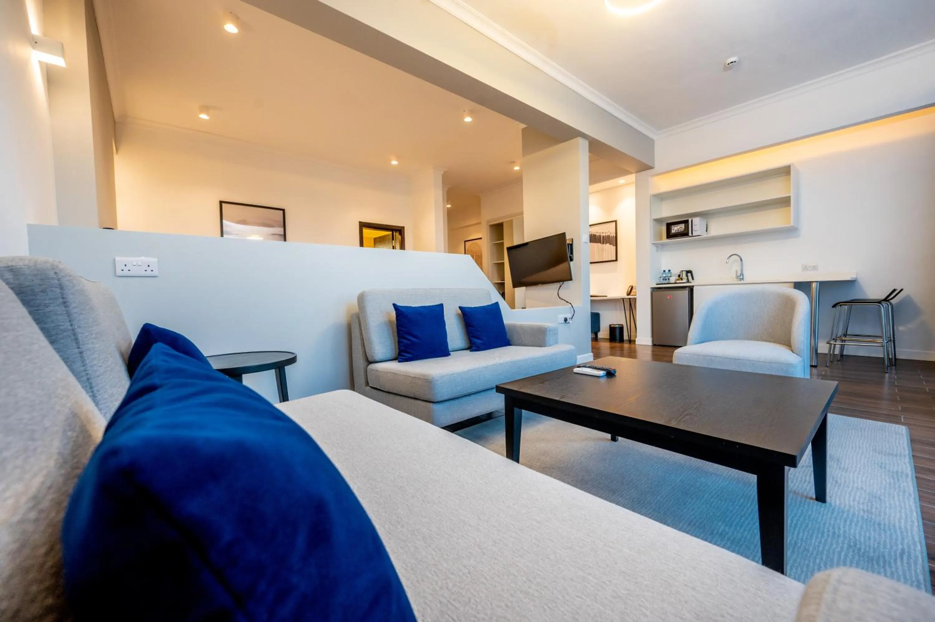 Seating area in Urban by CityBlue Hotel, Dar es Salaam