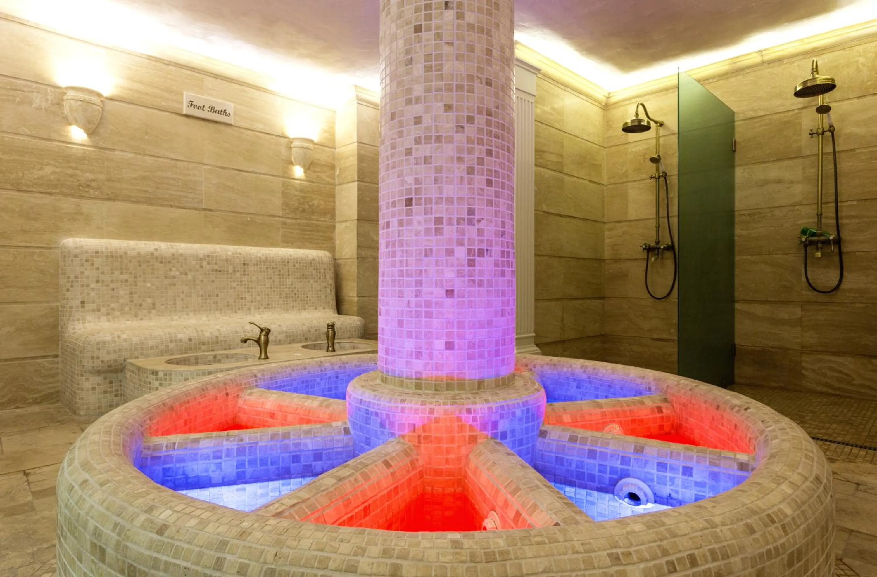 Shower in Therma Palace - SPA Mineral Pool & All inclusive & Free Parking