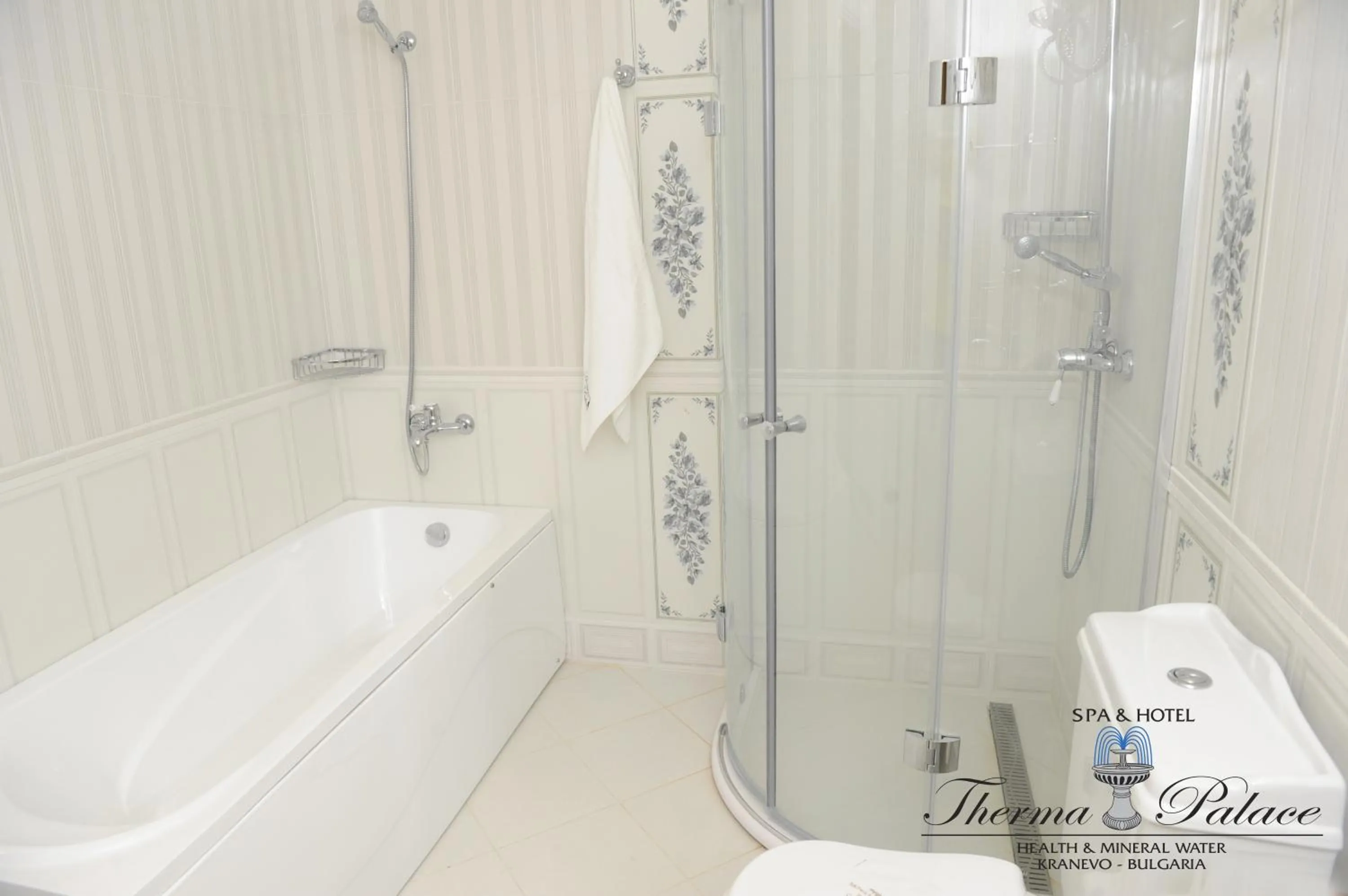 Bathroom in Therma Palace - SPA Mineral Pool & All inclusive & Free Parking