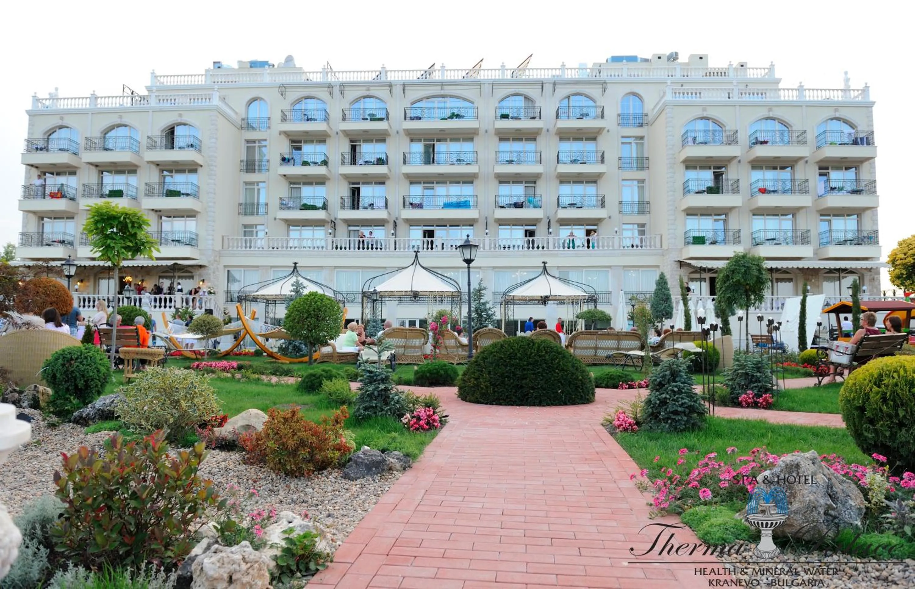 Facade/entrance in Therma Palace - SPA Mineral Pool & All inclusive & Free Parking
