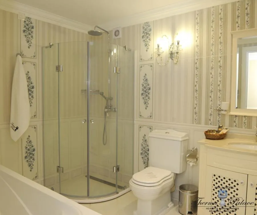 Bathroom in Therma Palace - SPA Mineral Pool & All inclusive & Free Parking