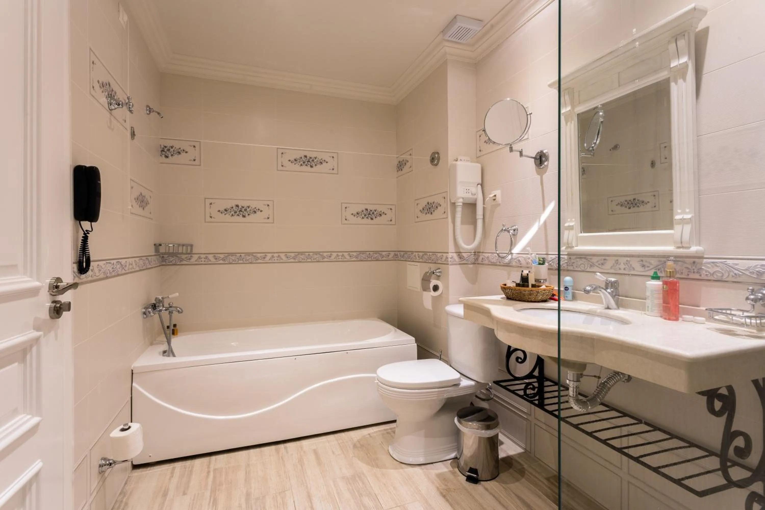 Bathroom in Therma Palace - SPA Mineral Pool & All inclusive & Free Parking