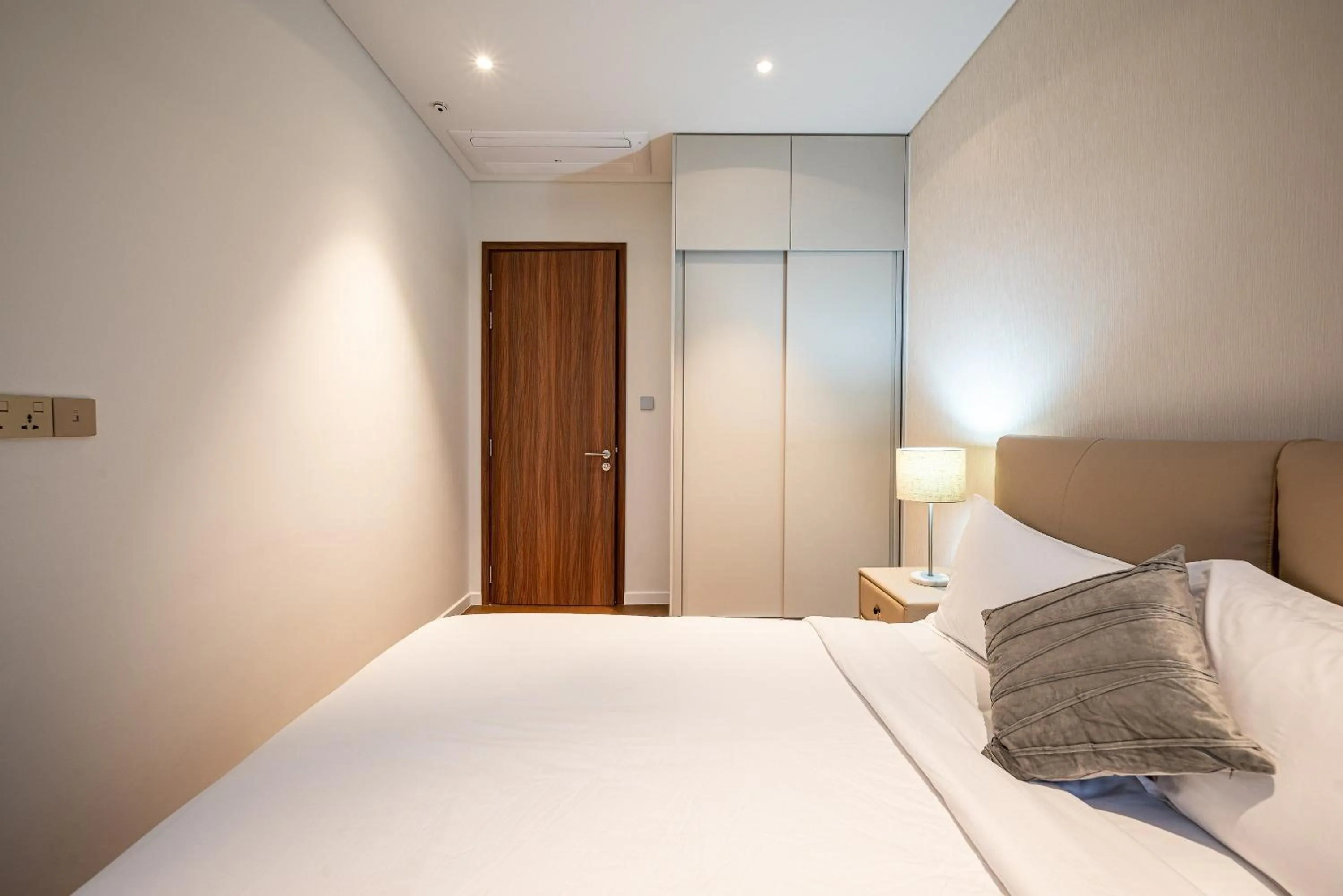 Bedroom, Bed in Metropole Thu Thiem Condo Apartment