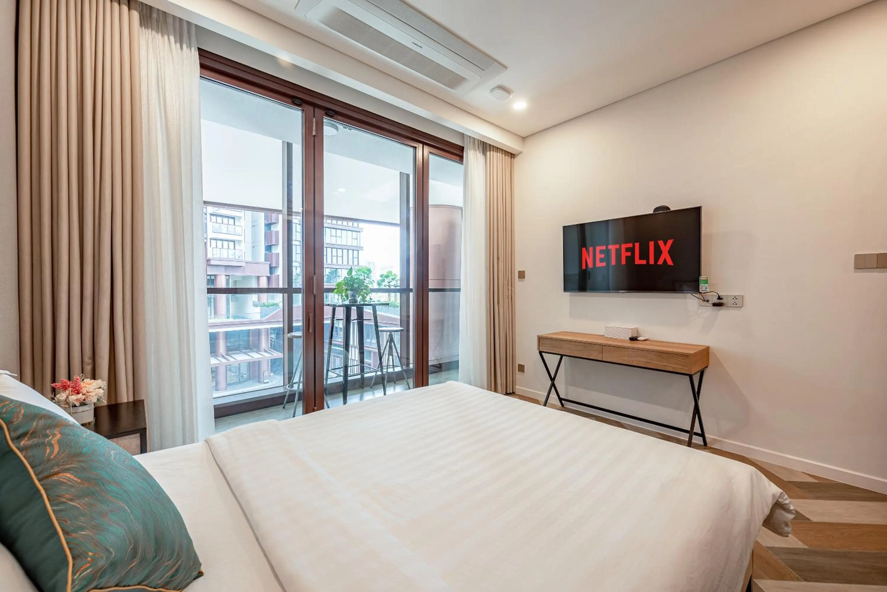 Bedroom, Bed in Metropole Thu Thiem Condo Apartment