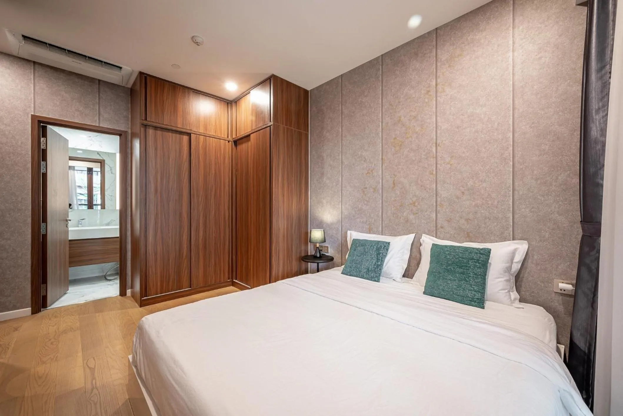 Bedroom, Bed in Metropole Thu Thiem Condo Apartment