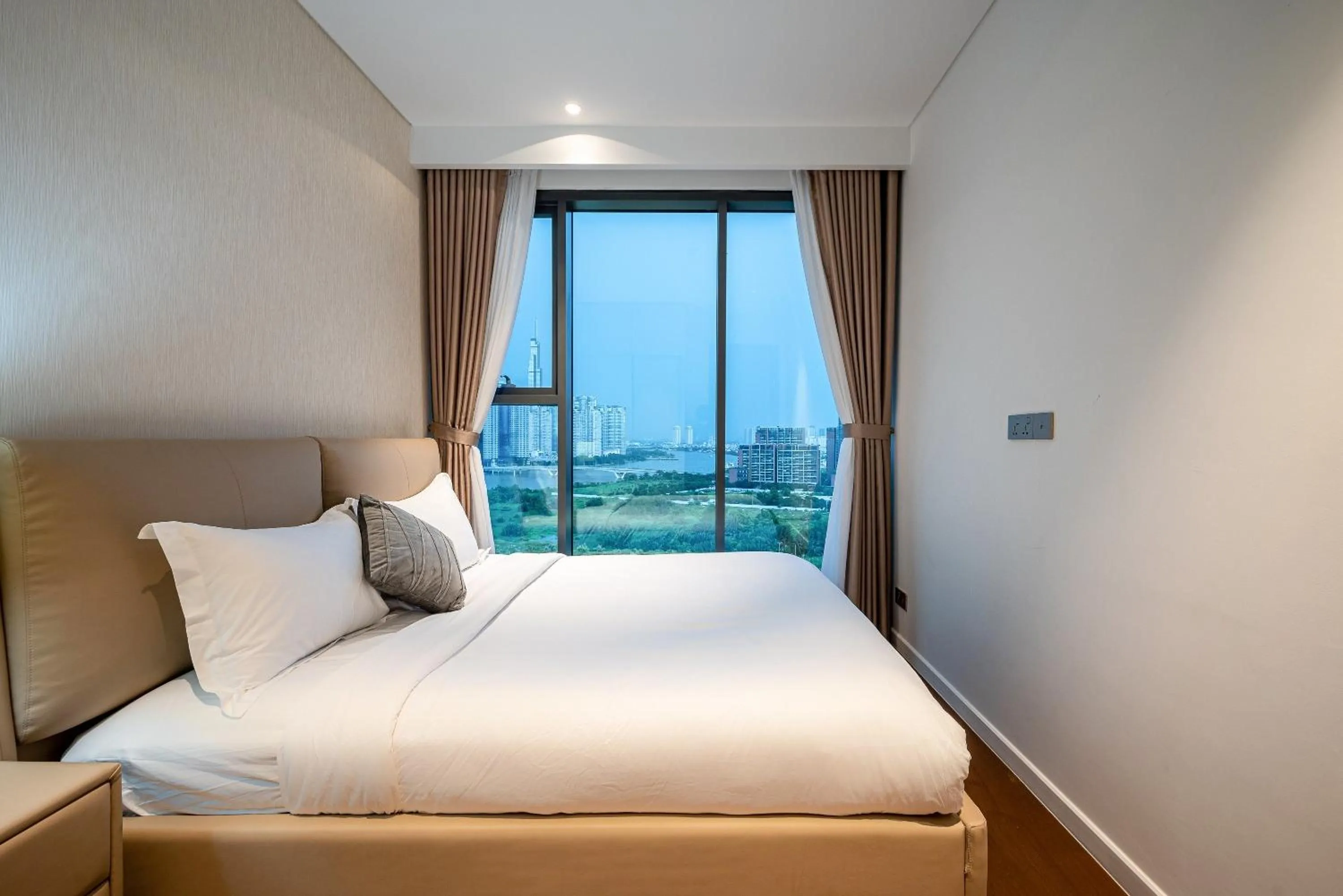 Natural landscape, Bed in Metropole Thu Thiem Condo Apartment