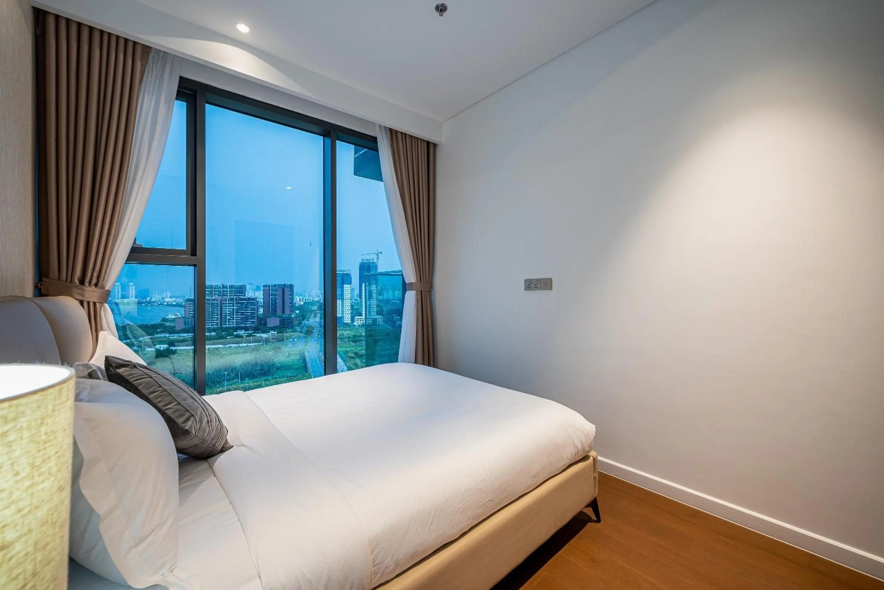 Bedroom, Bed in Metropole Thu Thiem Condo Apartment