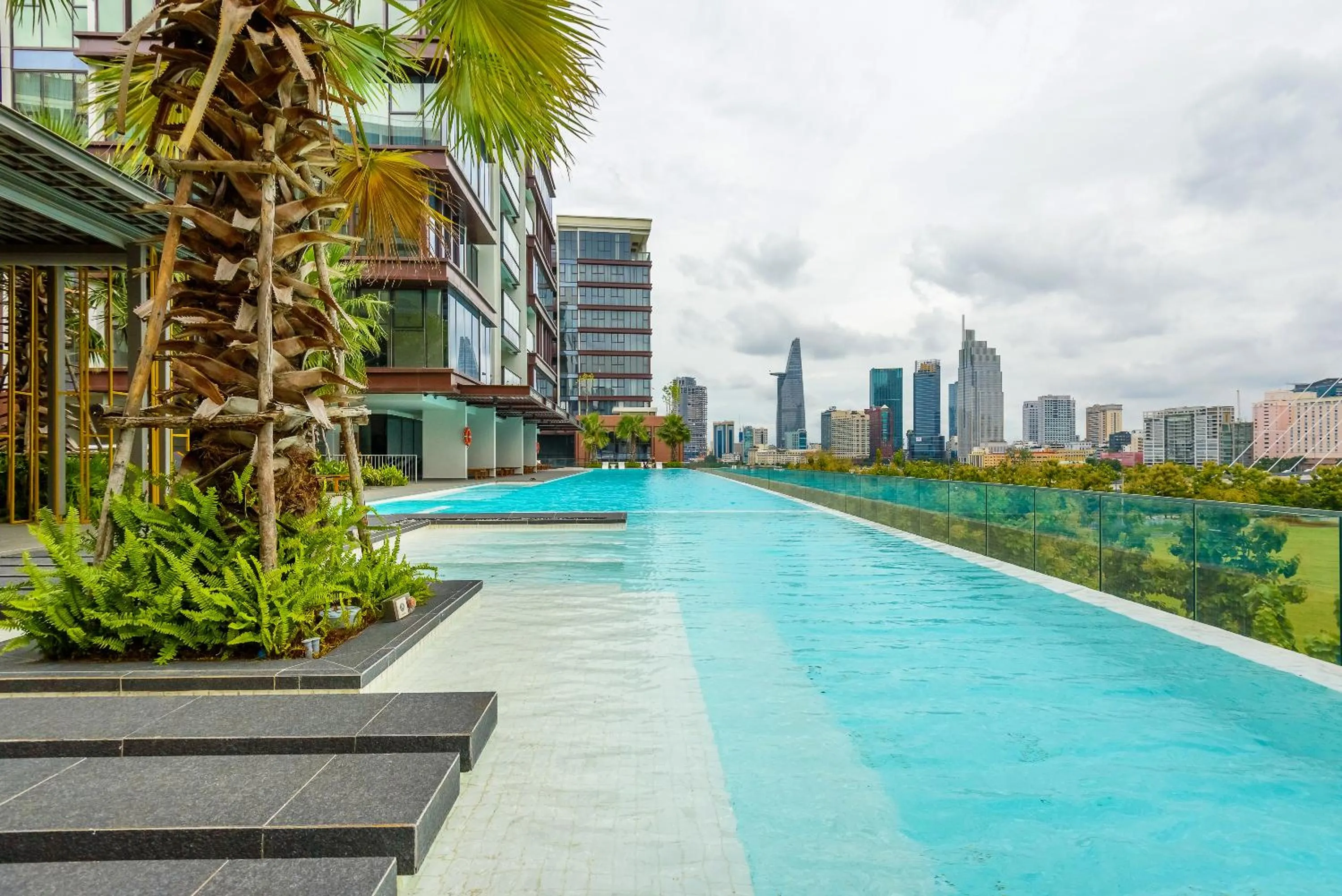 Swimming pool in Metropole Thu Thiem Condo Apartment