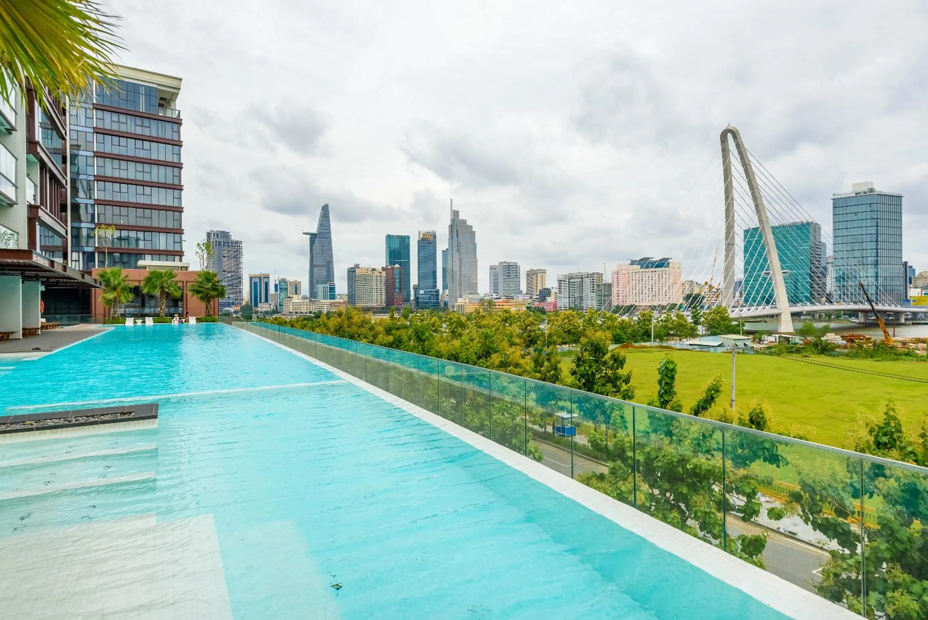 Swimming pool in Metropole Thu Thiem Condo Apartment