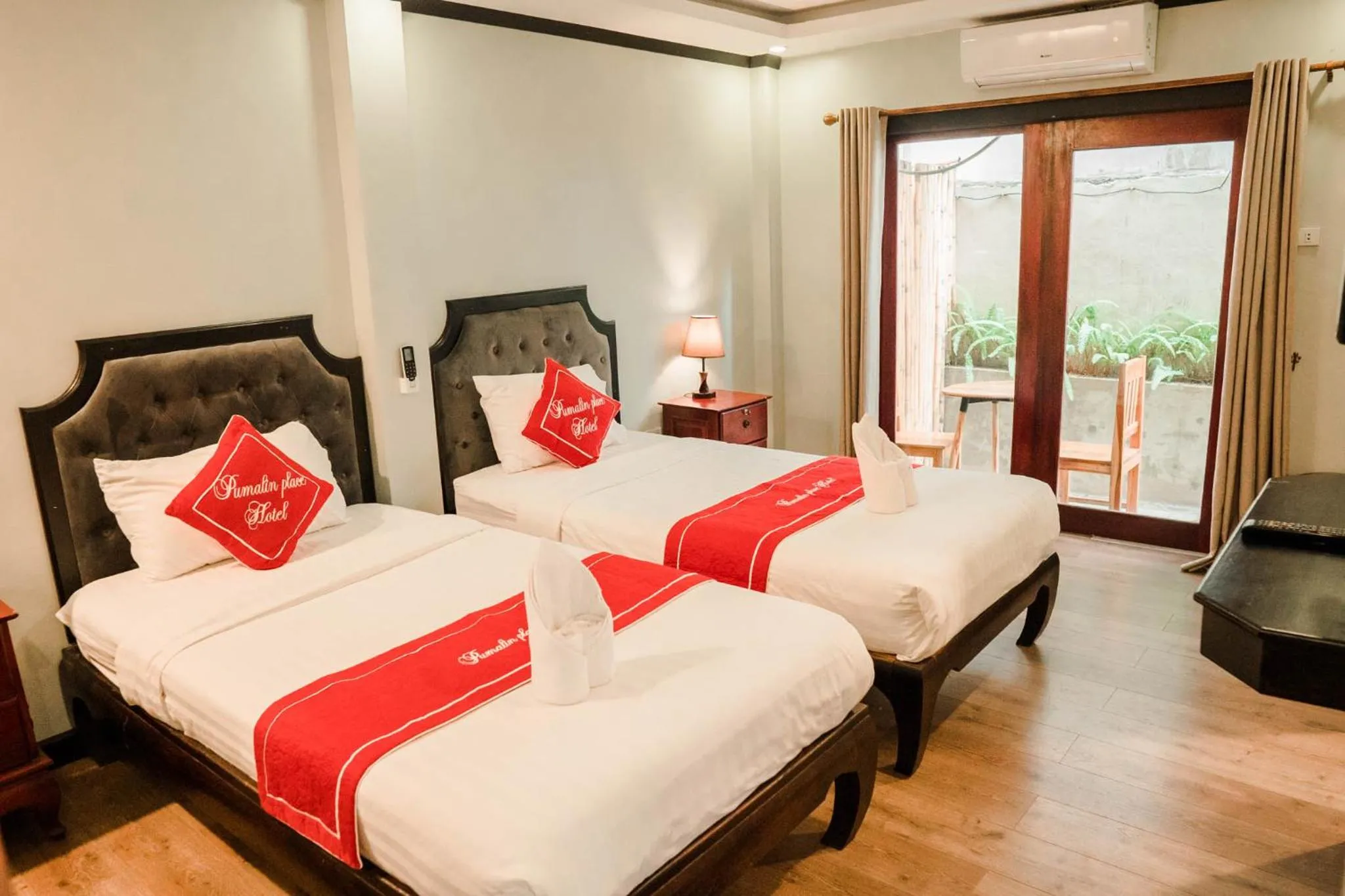 Superior Twin Room in Oudomsouk Guest House