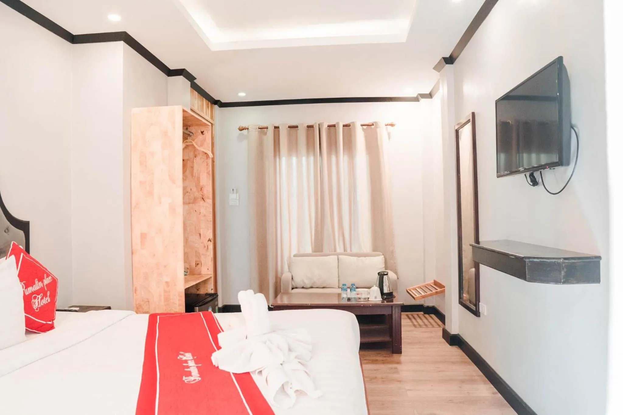 Superior Double Room in Oudomsouk Guest House