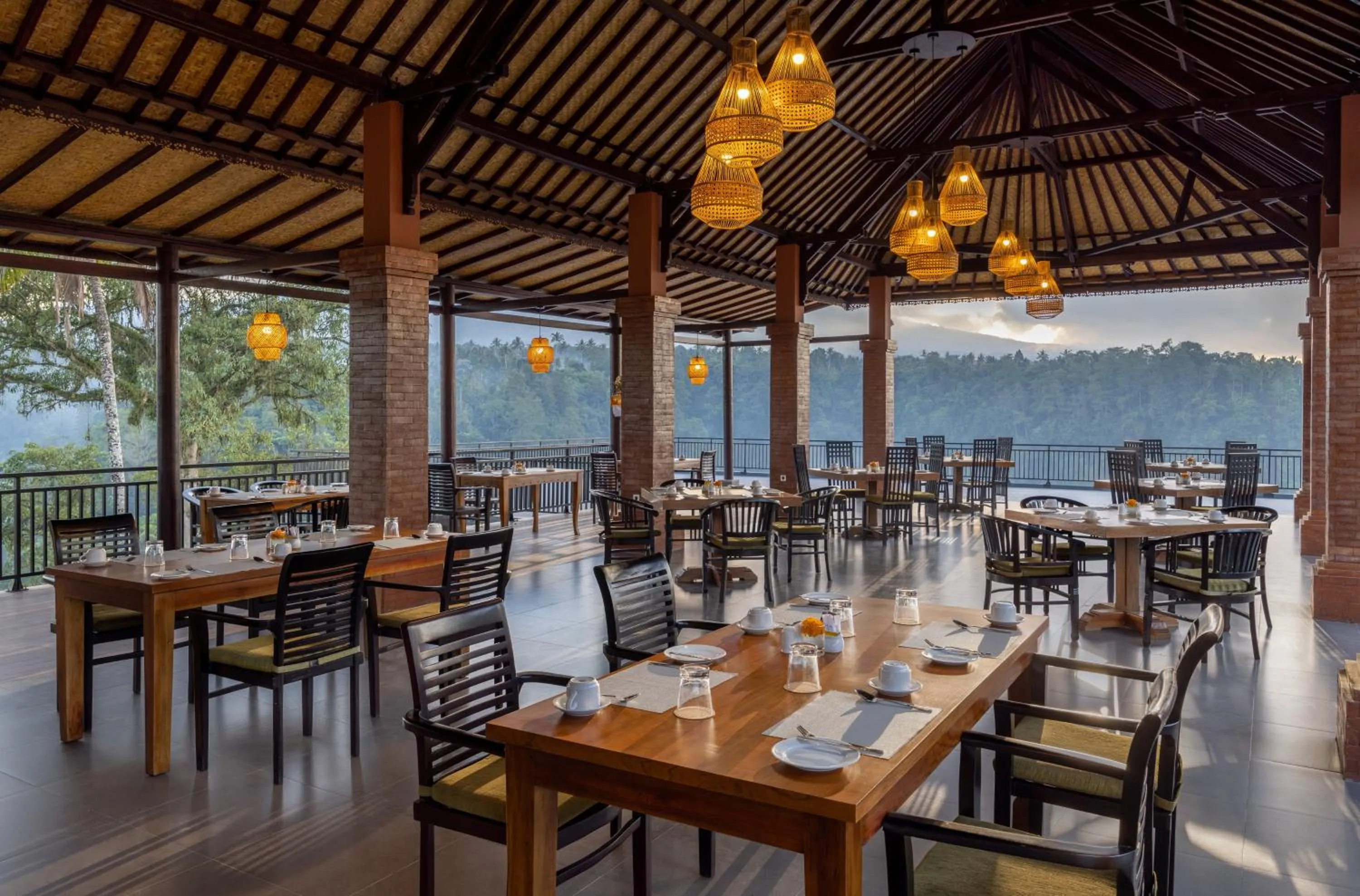 Restaurant/places to eat in Tapa Agung View Besakih