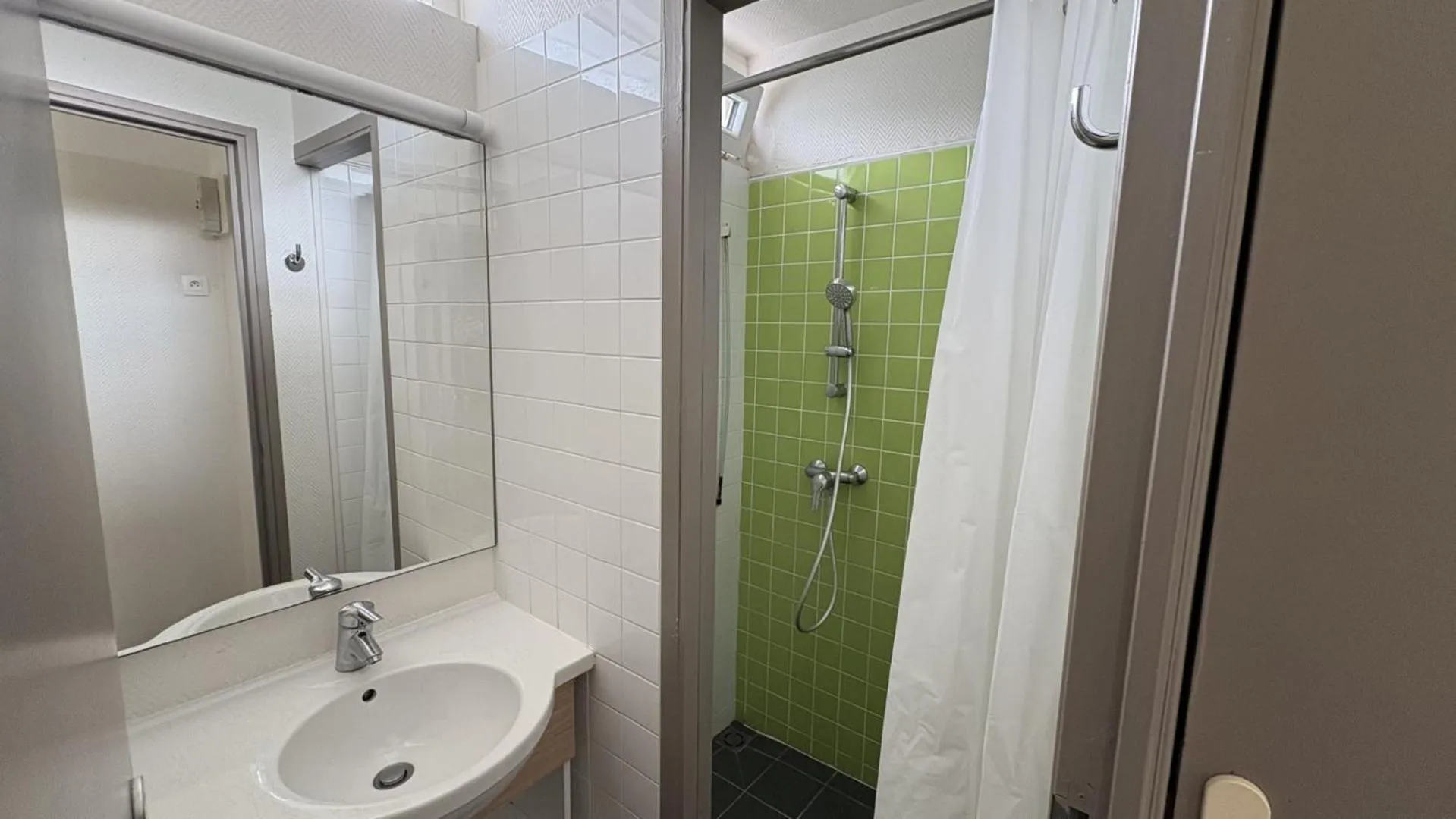 Bathroom in VVF Cotentin Îles anglo-normandes