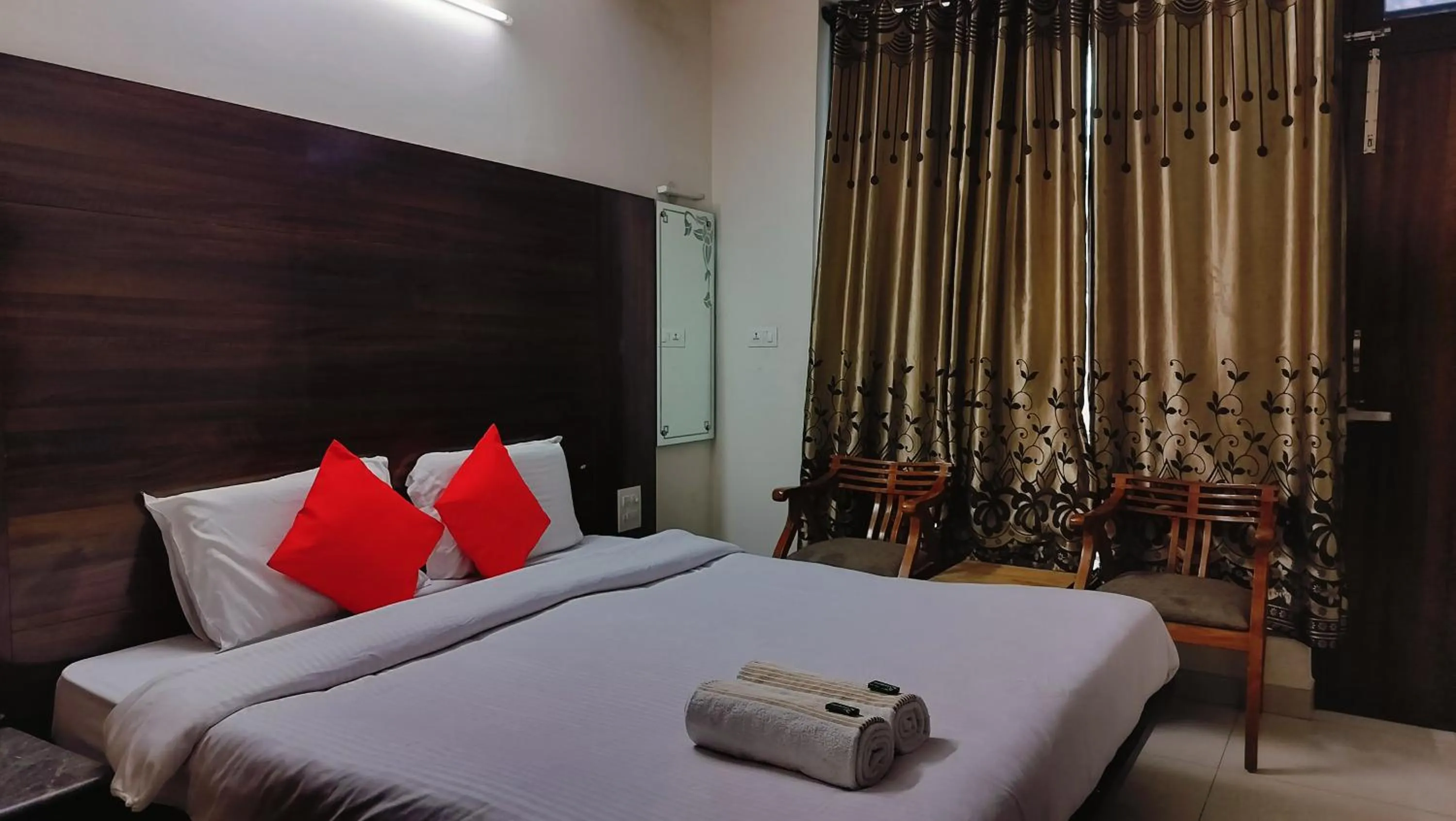 Bed in Royale India by Venu