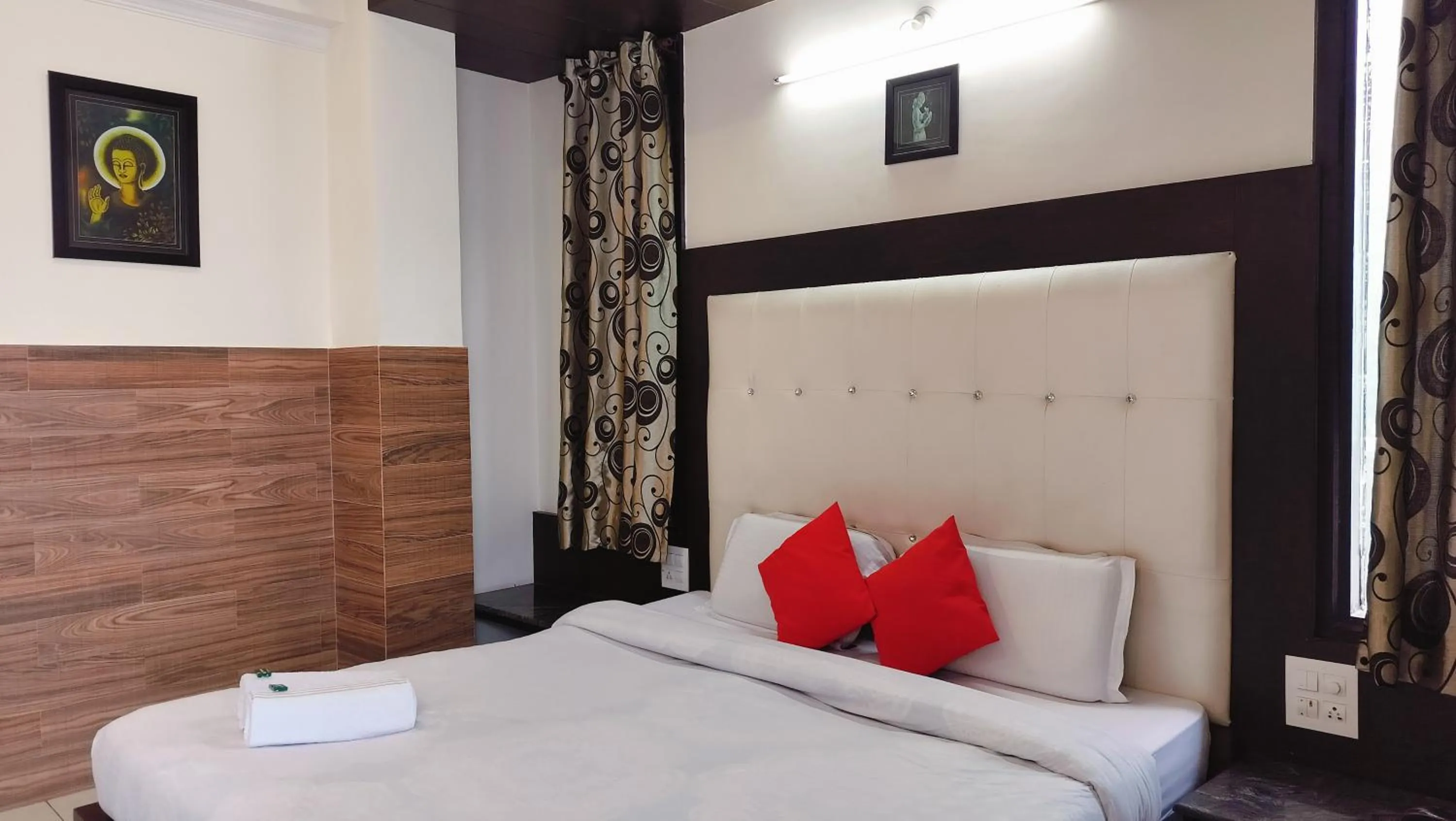 Bed in Royale India by Venu