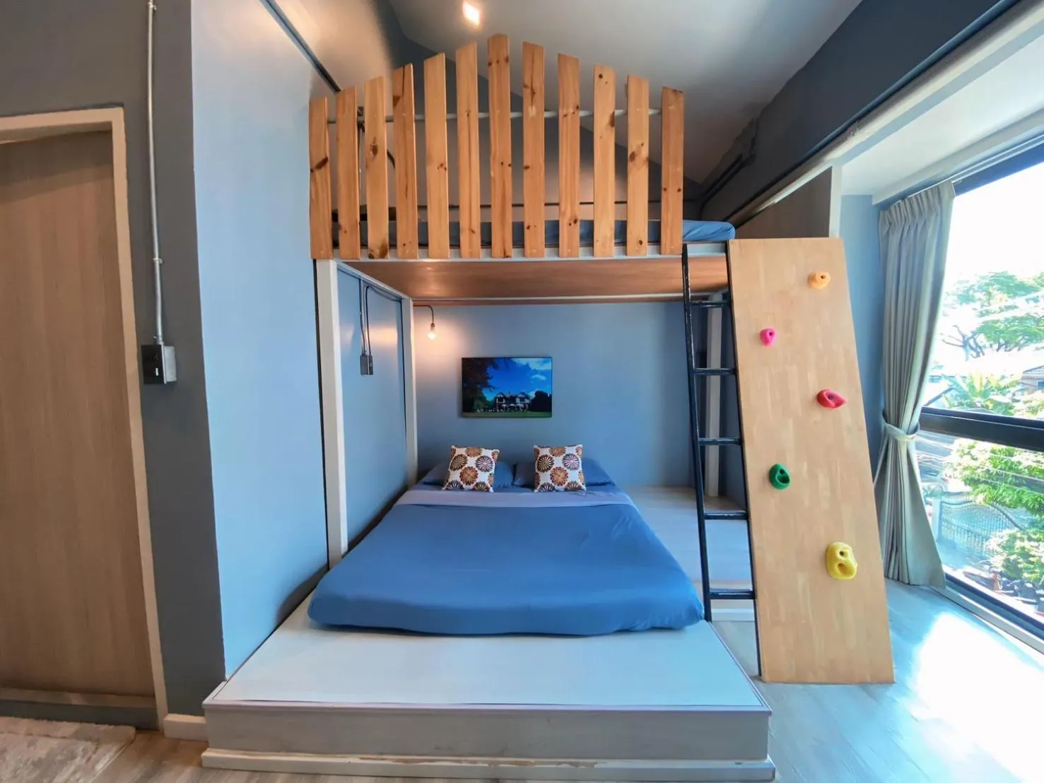 Bed in Ichiban Nimman Hotel