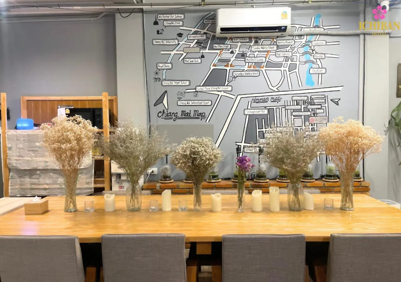 Restaurant/places to eat in Ichiban Nimman Hotel