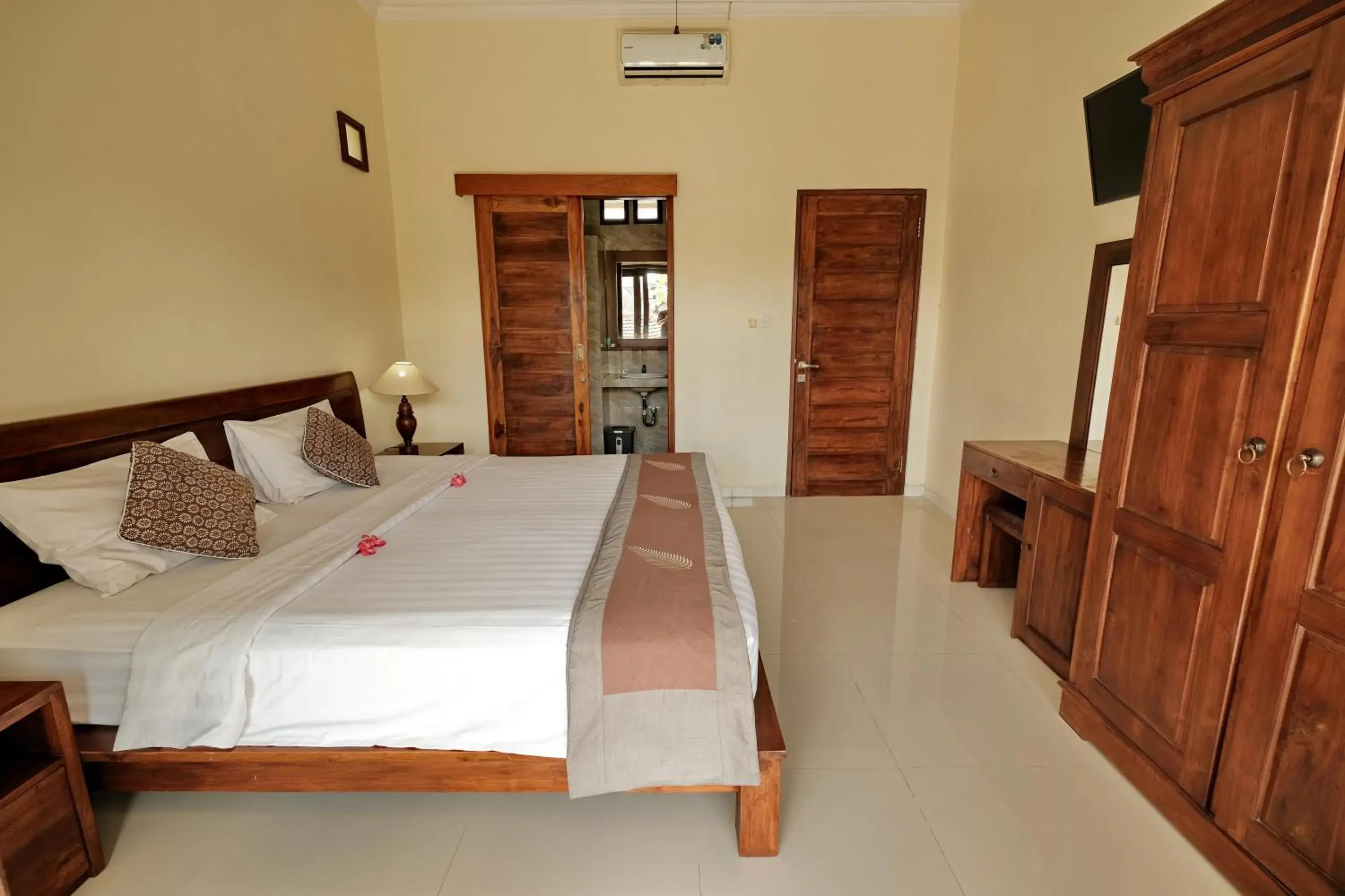 Superior Double Room in Sumantra Guest House Superior Double Room in Sumantra Guest House