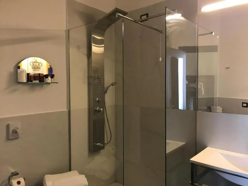 Shower in Boutique Hotel Piazza Carità